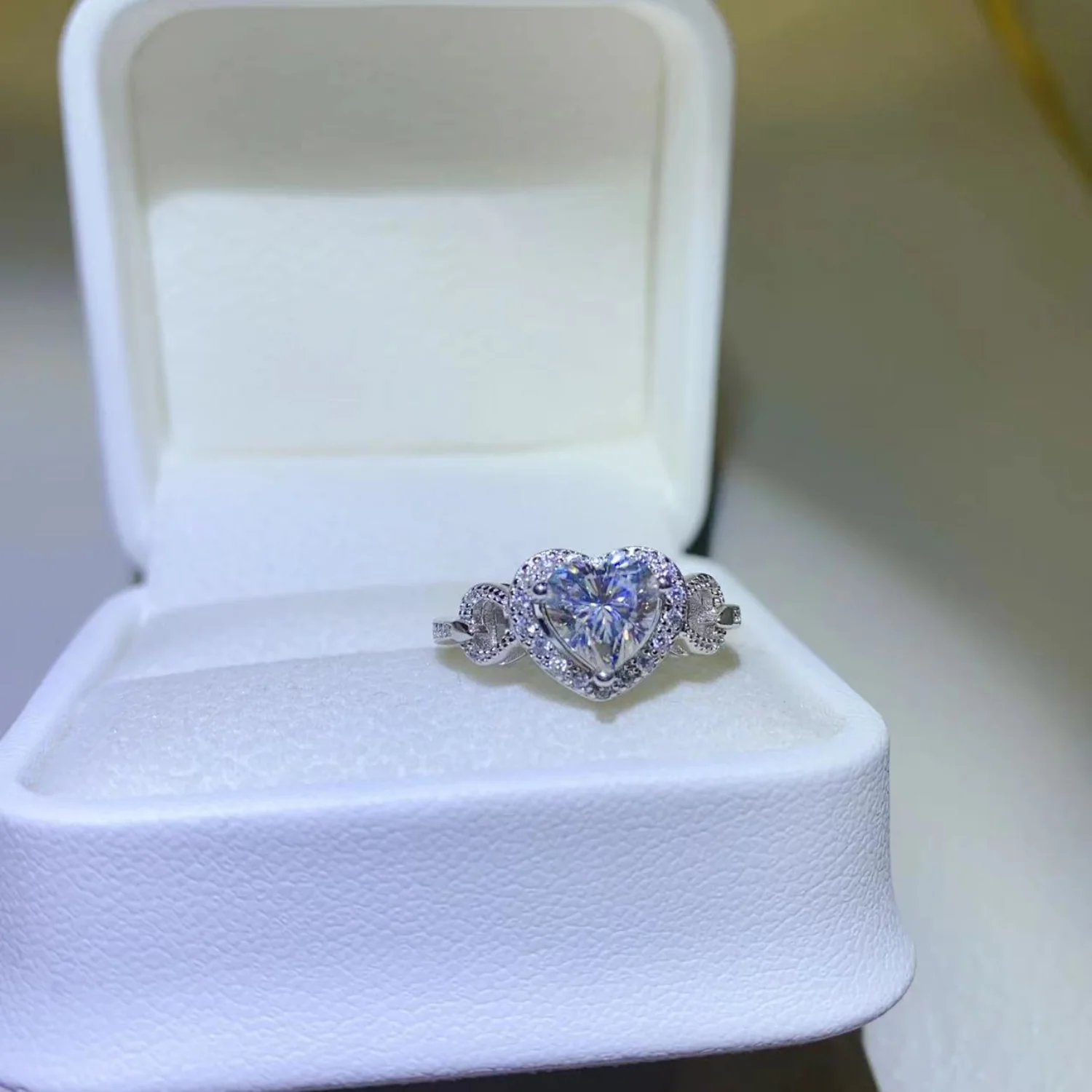 1 Carat Moissanite 925 Sterling Silver Ring - Image 2