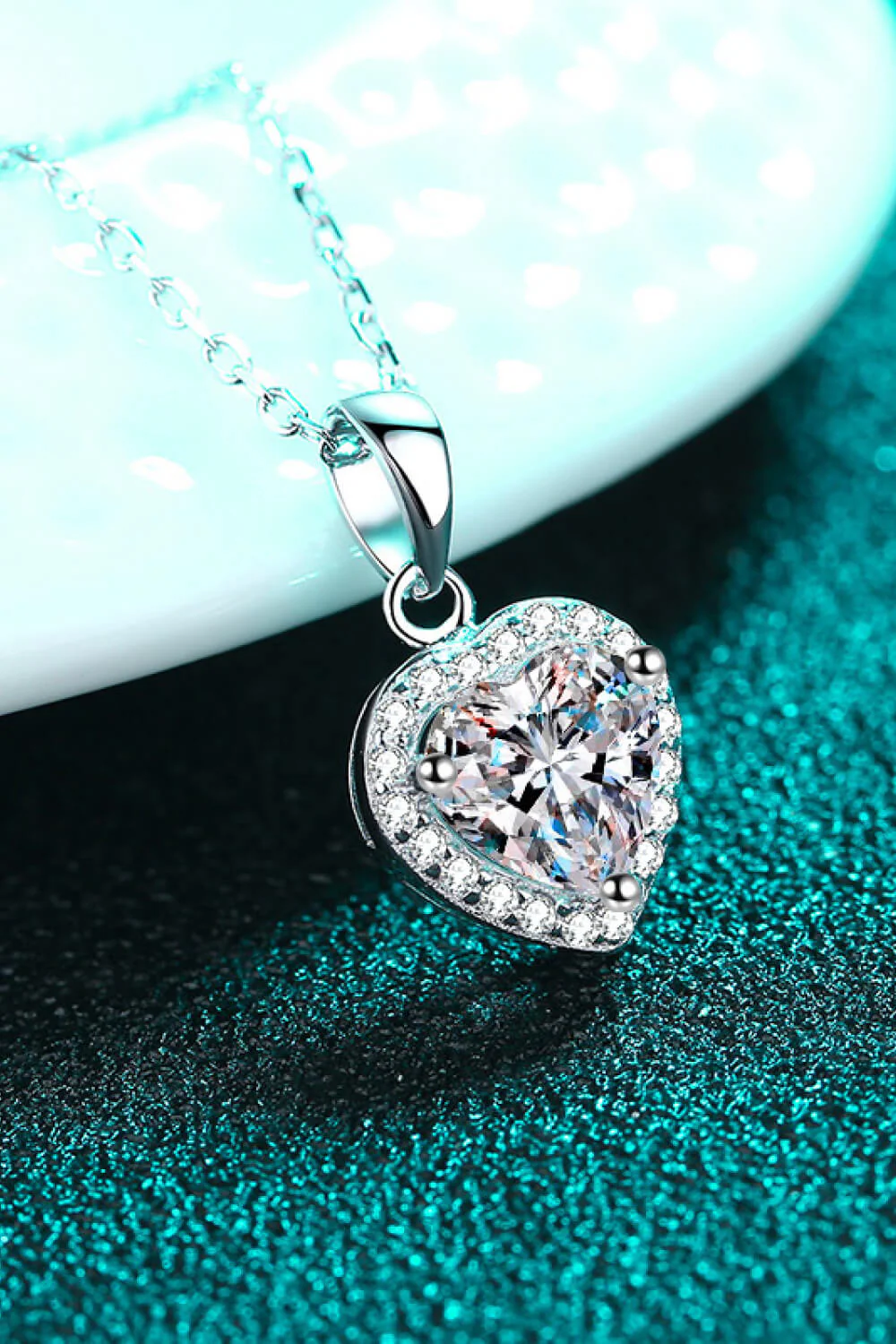 1 Carat Moissanite Heart Pendant Chain Necklace - Image 4