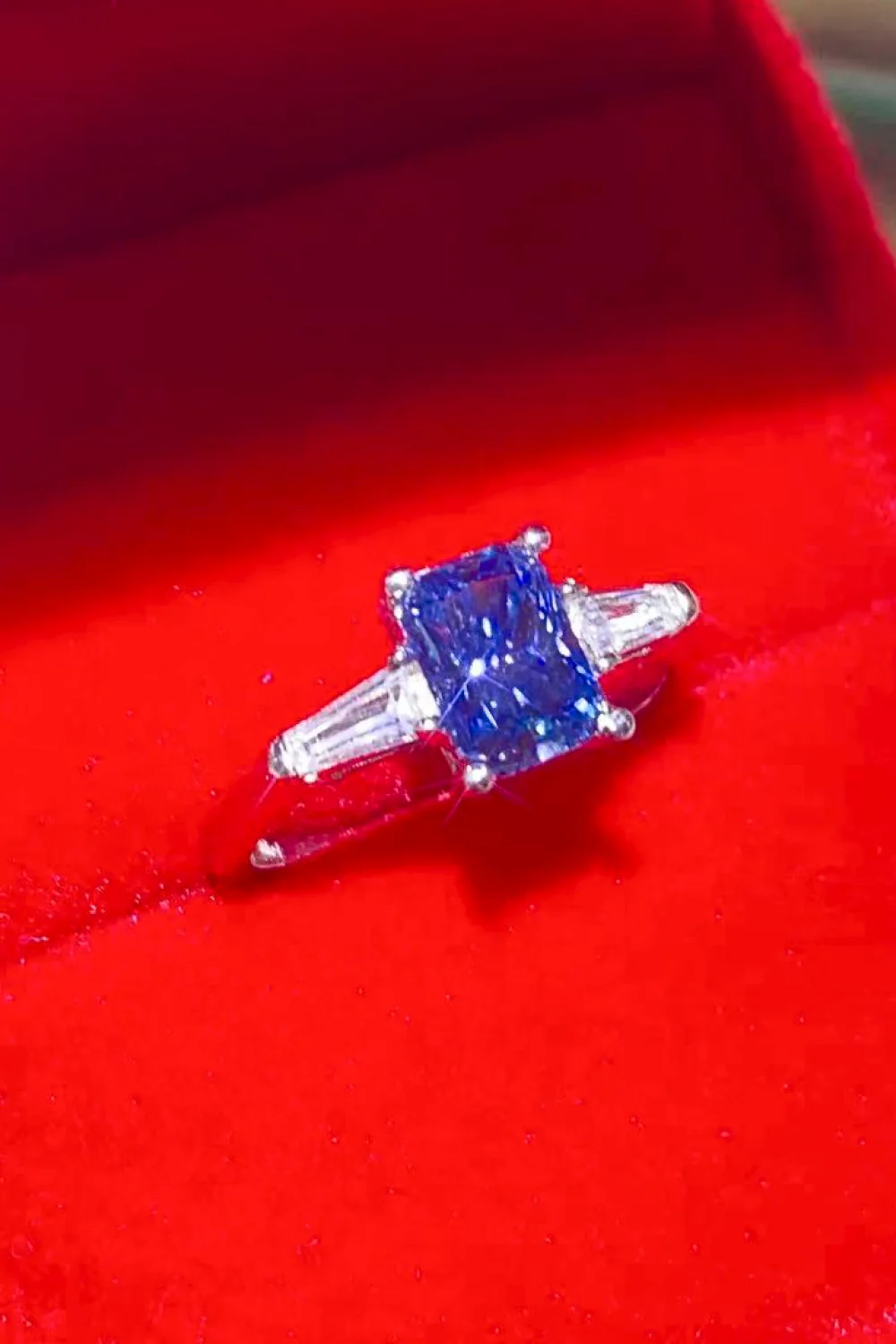 1 Carat Moissanite Platinum-Plated Rectangle Ring in Blue - Image 4