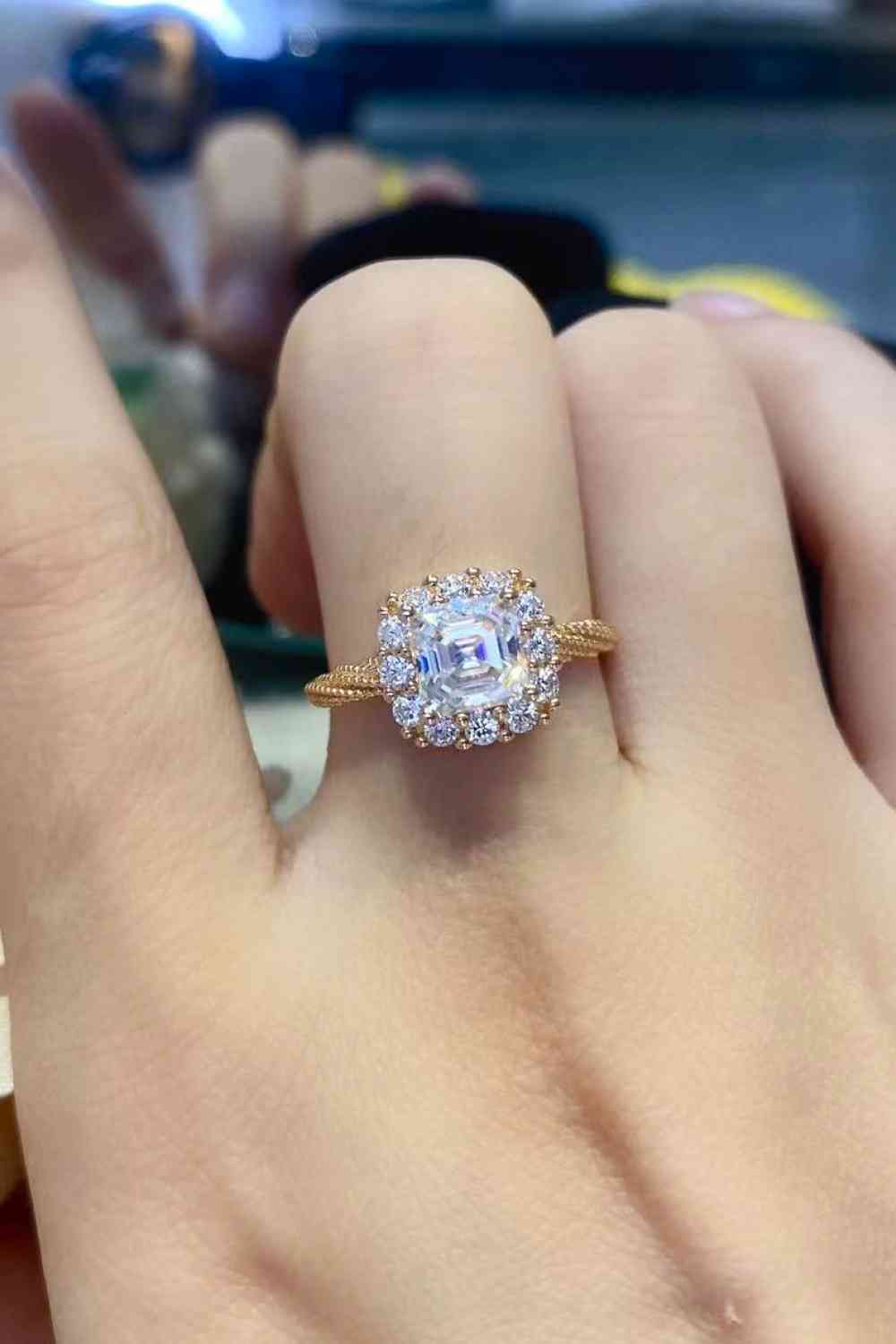 1 Carat Moissanite Twisted Ring - Image 5