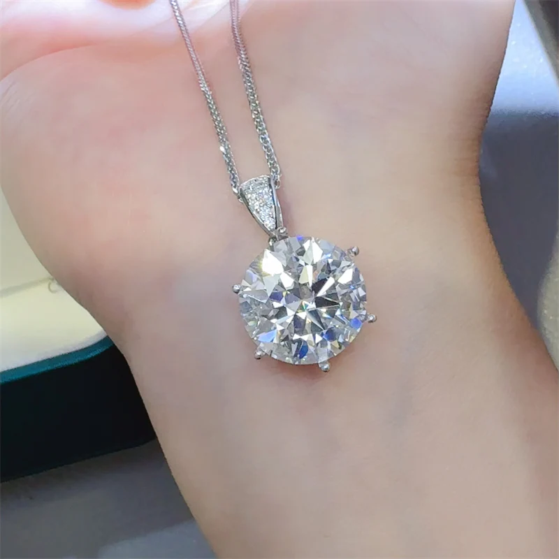10 Carat Moissanite 925 Sterling Silver Pendant Necklace - Image 4
