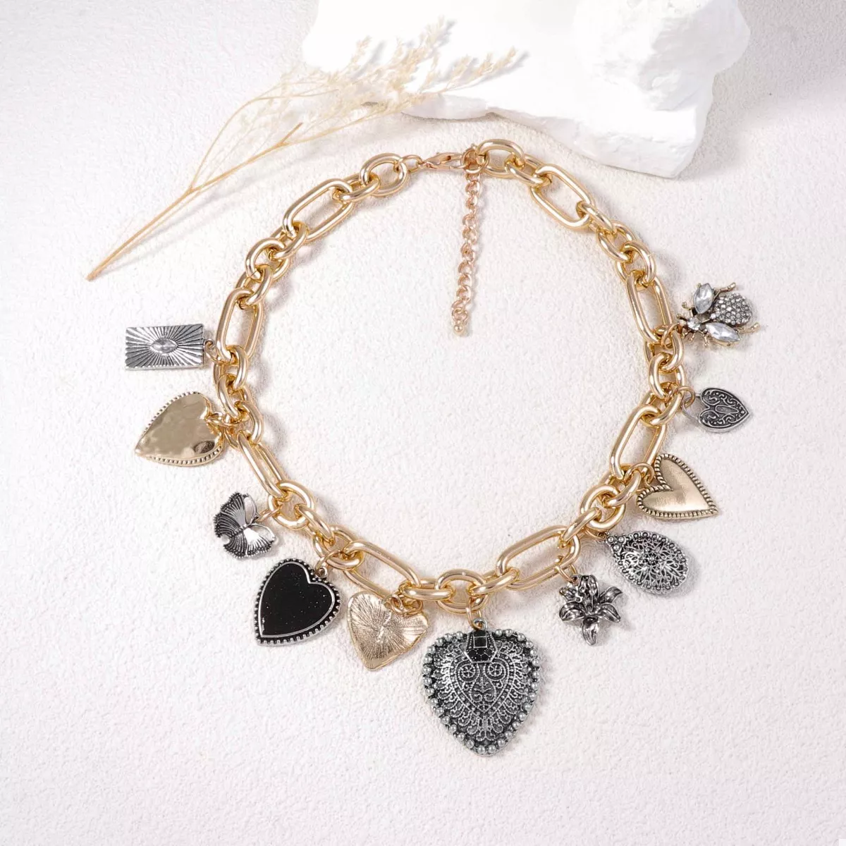 18K Gold-Plated Alloy Heart Charm Chain Statement Necklace