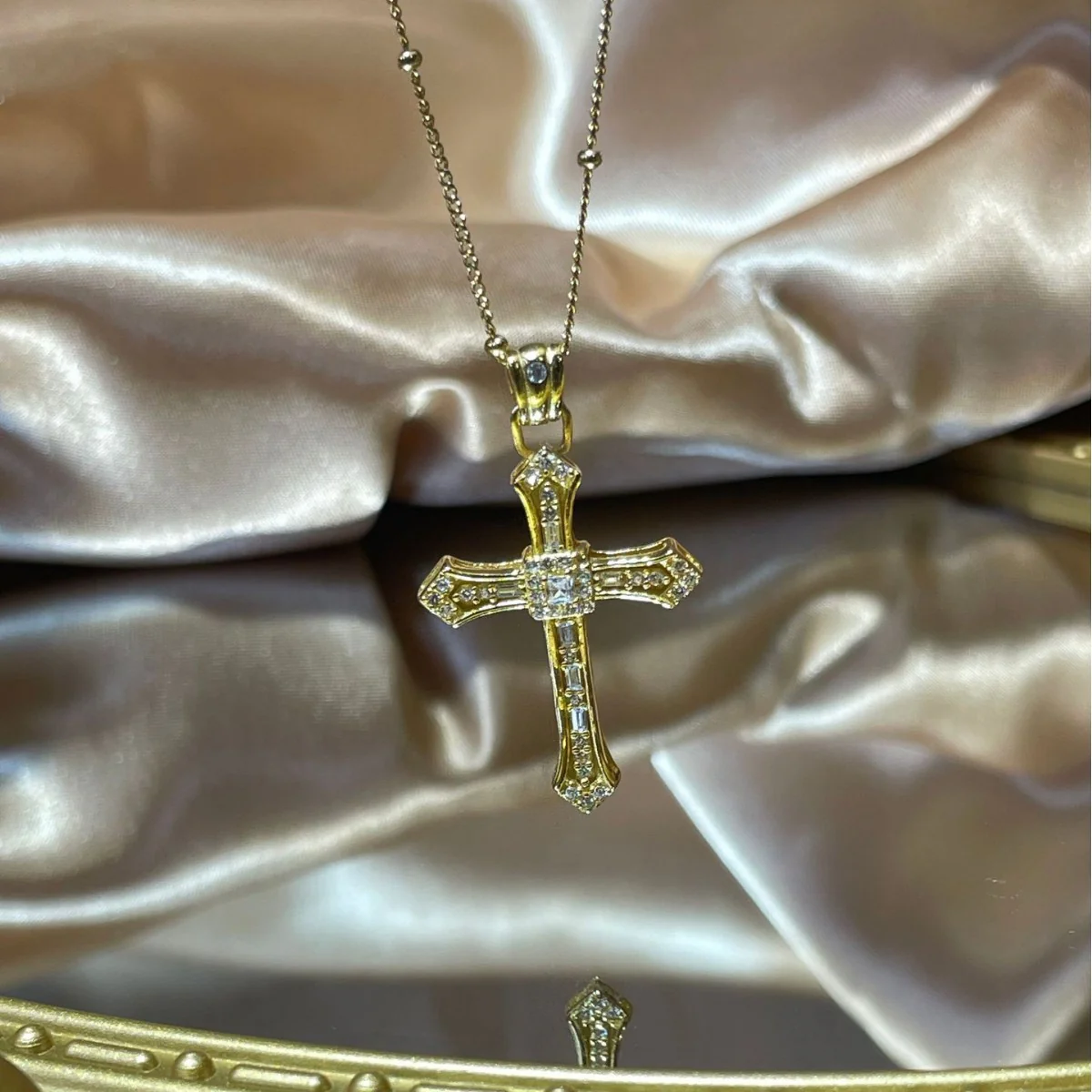 18K Gold-Plated Cross Pendant Necklace - Image 3