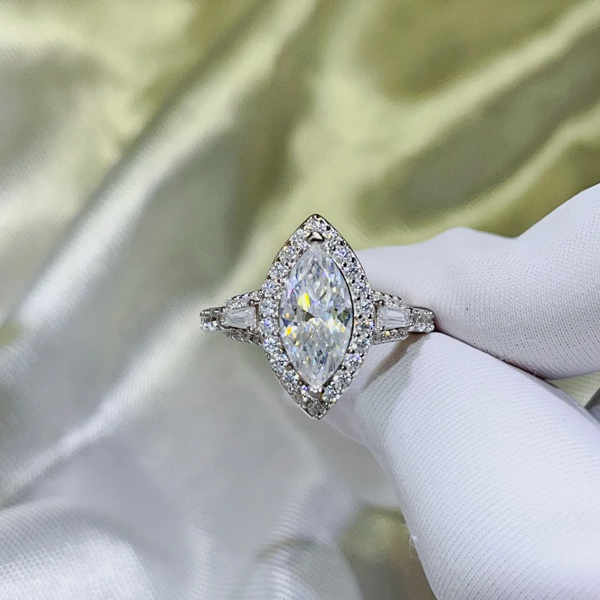 2 Carat Moissanite 925 Sterling Silver Ring - Image 3