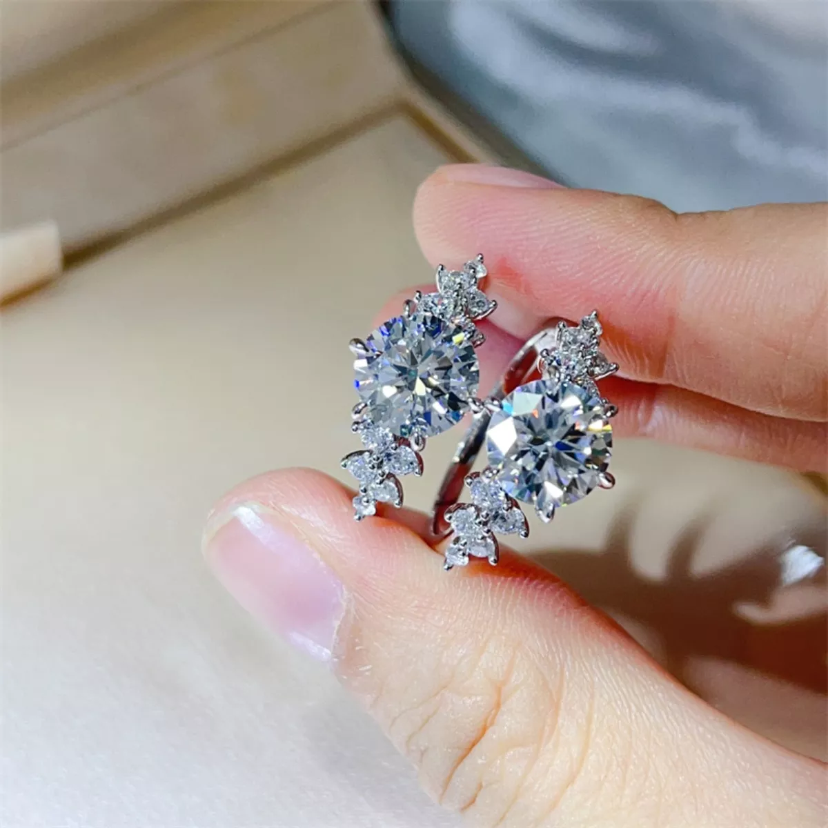 3 Carat Moissanite 925 Sterling Silver Ring - Image 2