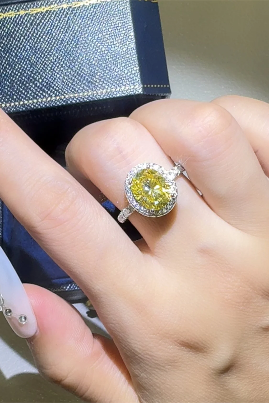3 Carat Moissanite 925 Sterling Silver Ring - Image 2