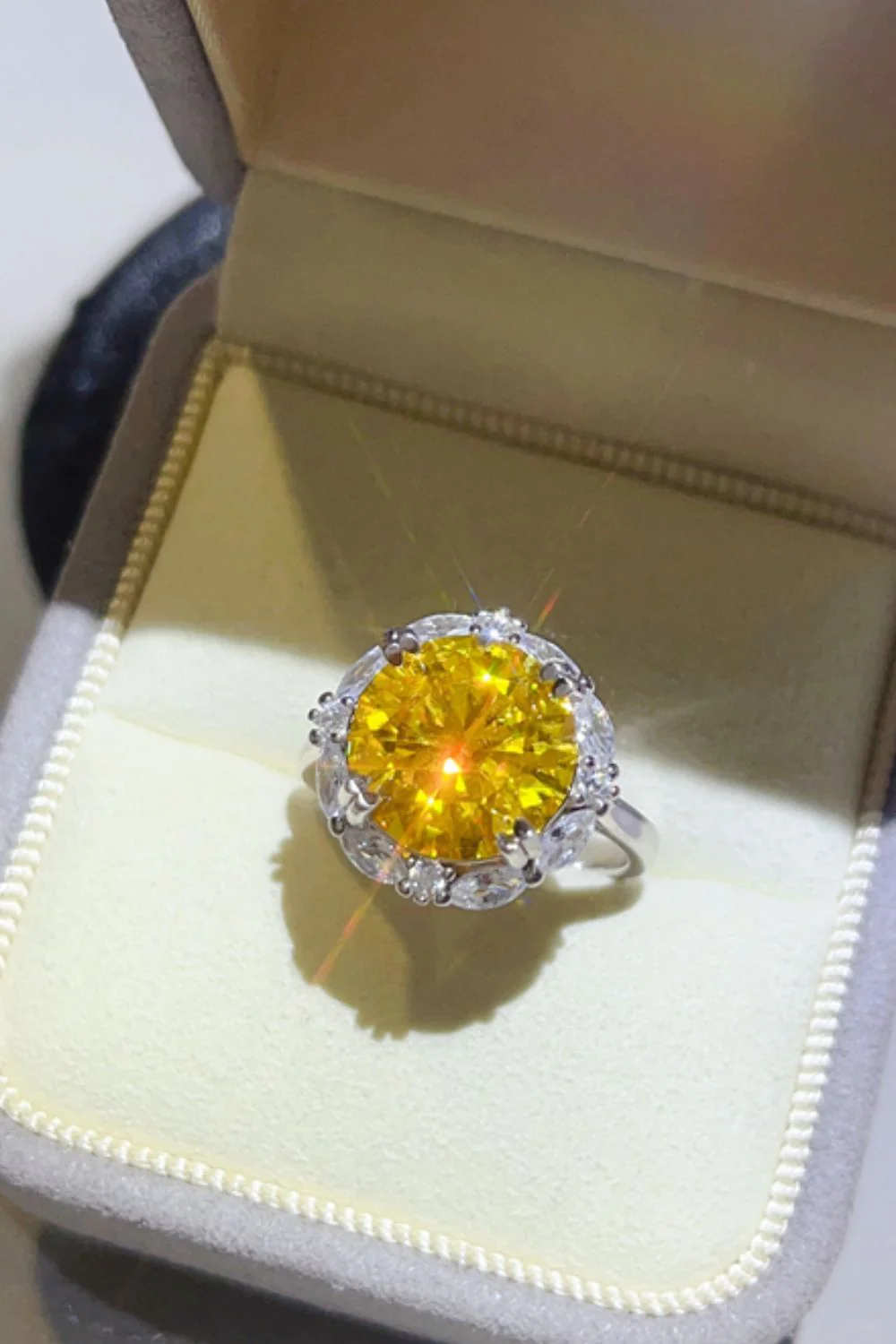 5 Carat Moissanite 925 Sterling Silver Ring - Image 3