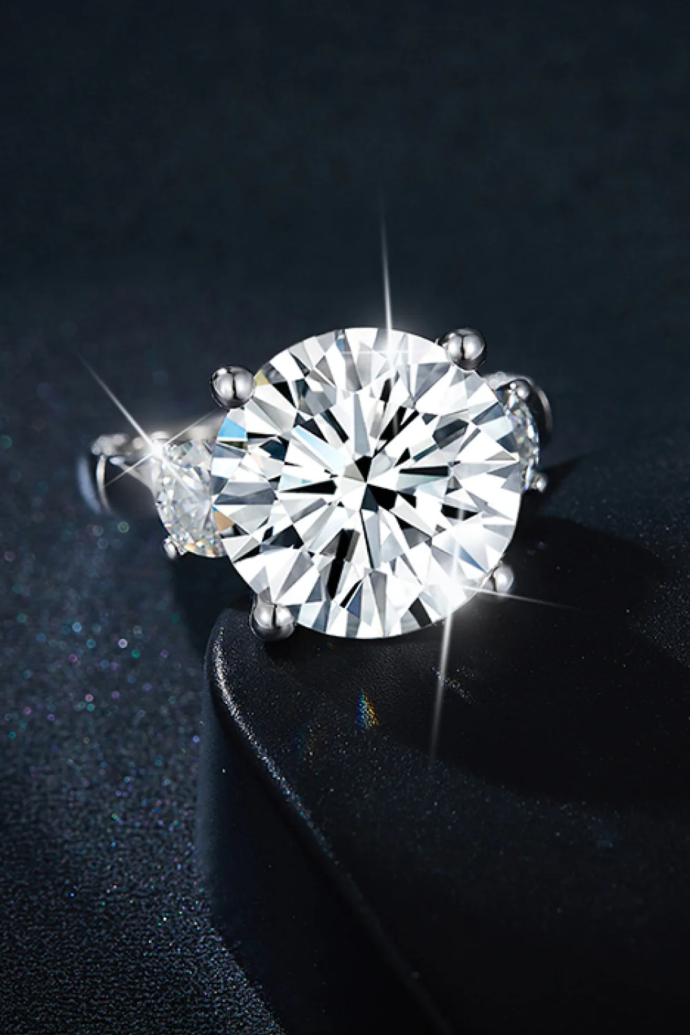 8.6 Carat Moissanite Platinum-Plated Ring - Image 5