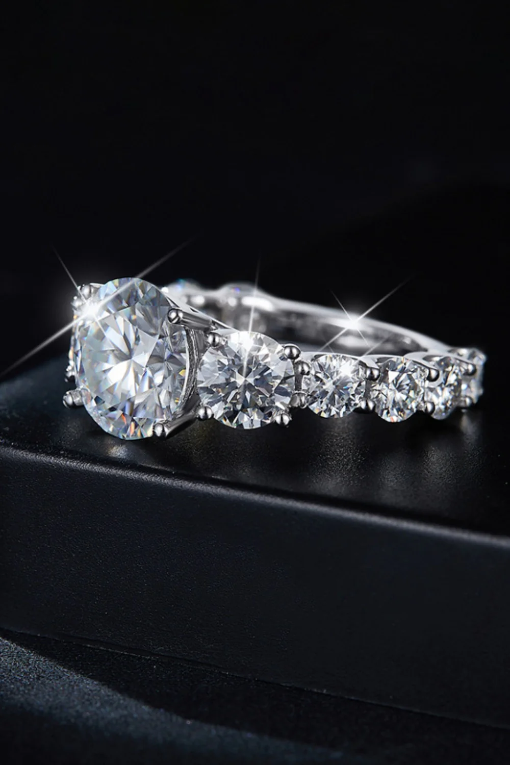 8 Carat Moissanite 925 Sterling Silver Ring - Image 3