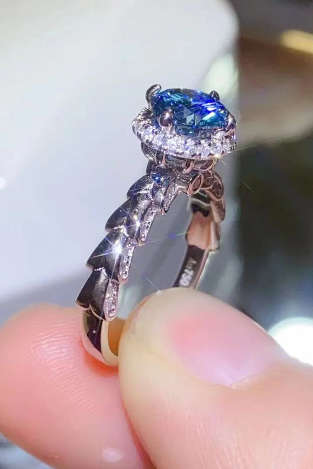 925 Sterling Silver 1 Carat Moissanite Cluster Ring - Image 5