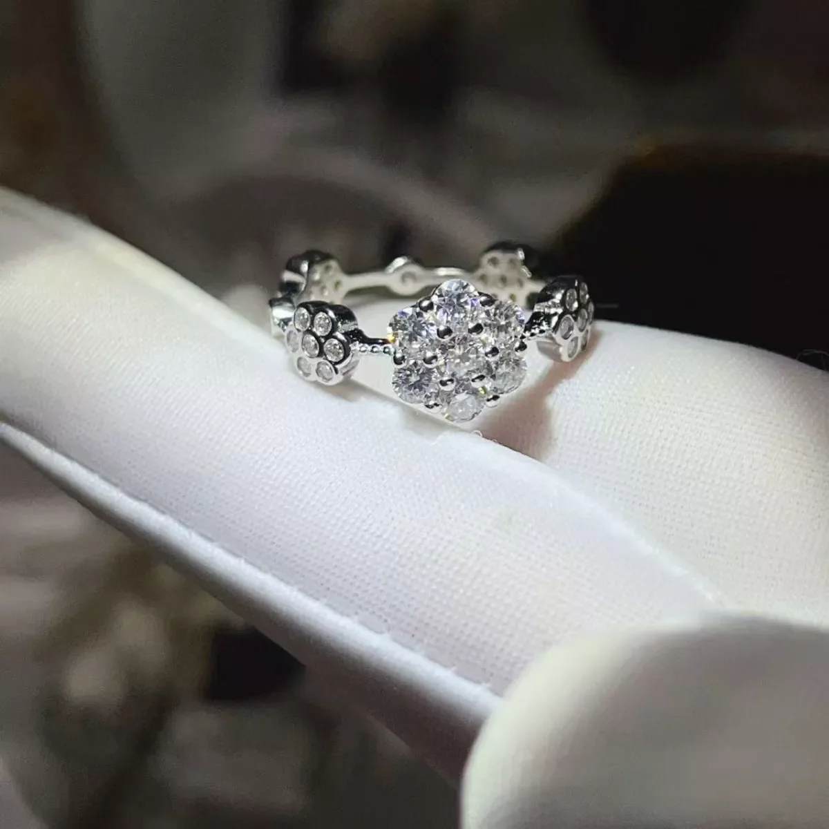 925 Sterling Silver Moissanite Flower Ring - Image 3