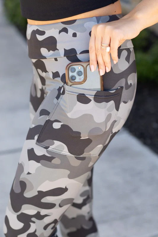 Ace Camo Capri's - Image 2