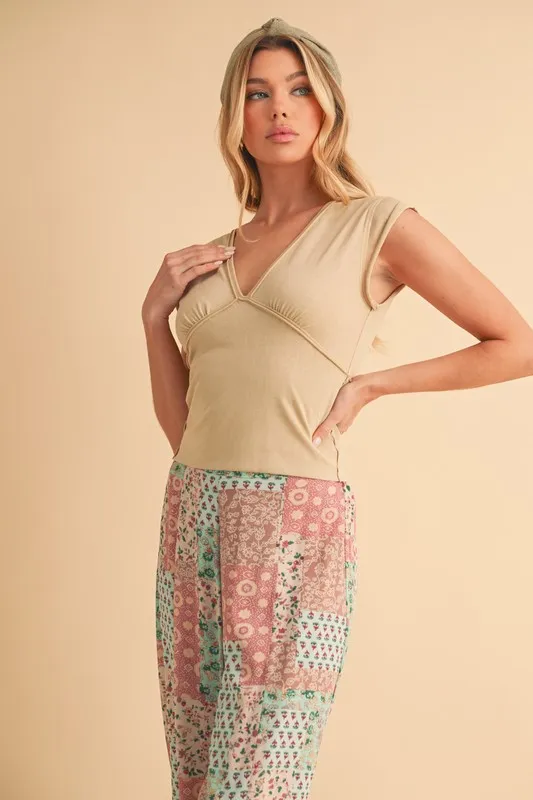 Aemi+Co V-Neck Cap Sleeve Cropped Top - Image 2