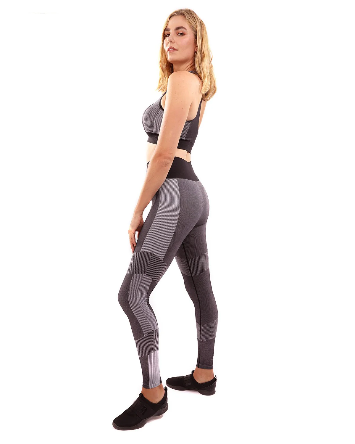 Arleta Seamless Leggings & Sports Bra Set - Black - Image 3