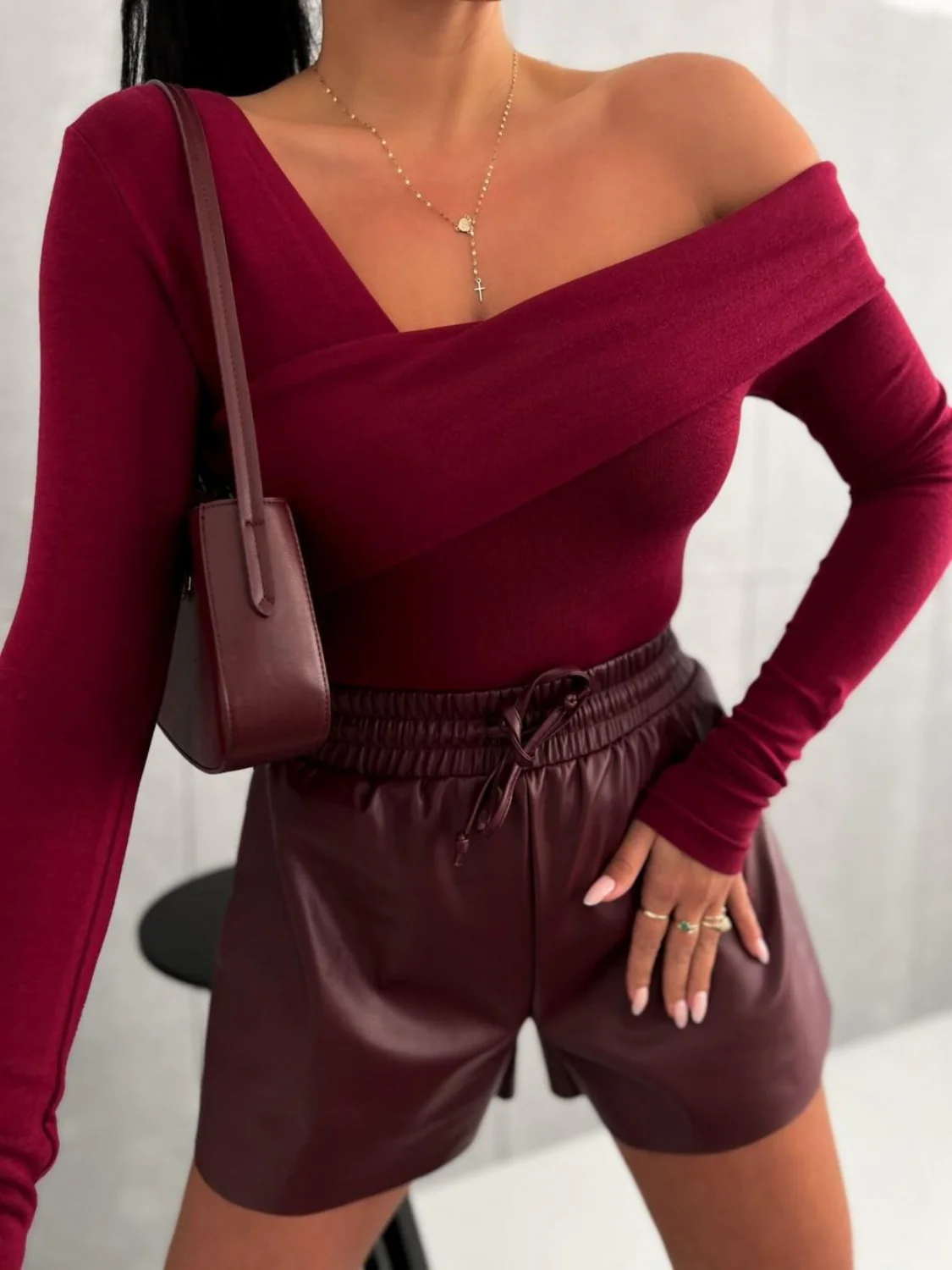 Asymmetrical Single Shoulder Long Sleeve T-Shirt - Image 2