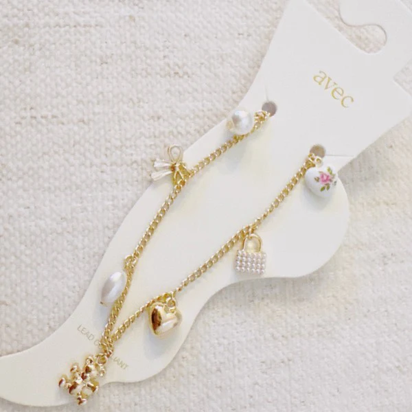 Bear & Bow Charm Anklet – Playful Gold Chain with - Image 3
