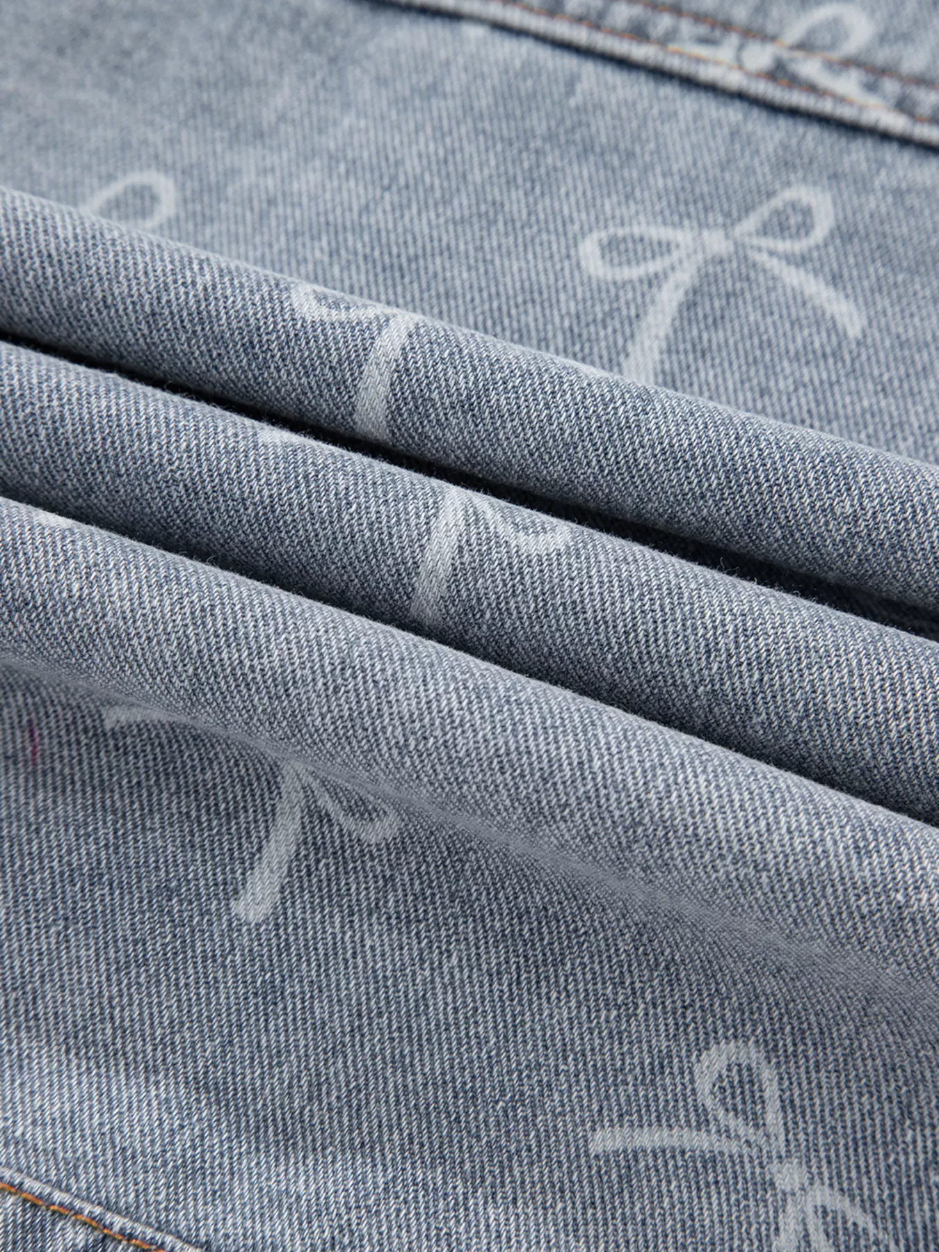 Bow Knot Print Light Wash Raw Hem Denim Jacket - Image 13