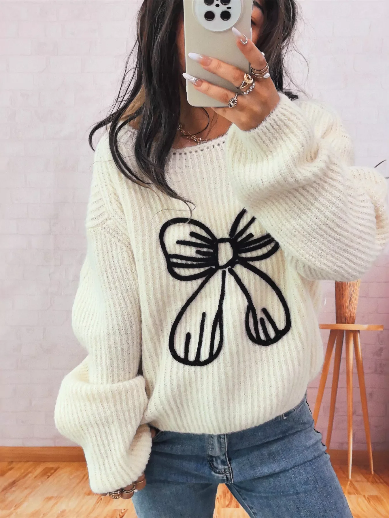 Bow Round Neck Long Sleeve Sweater - Image 9