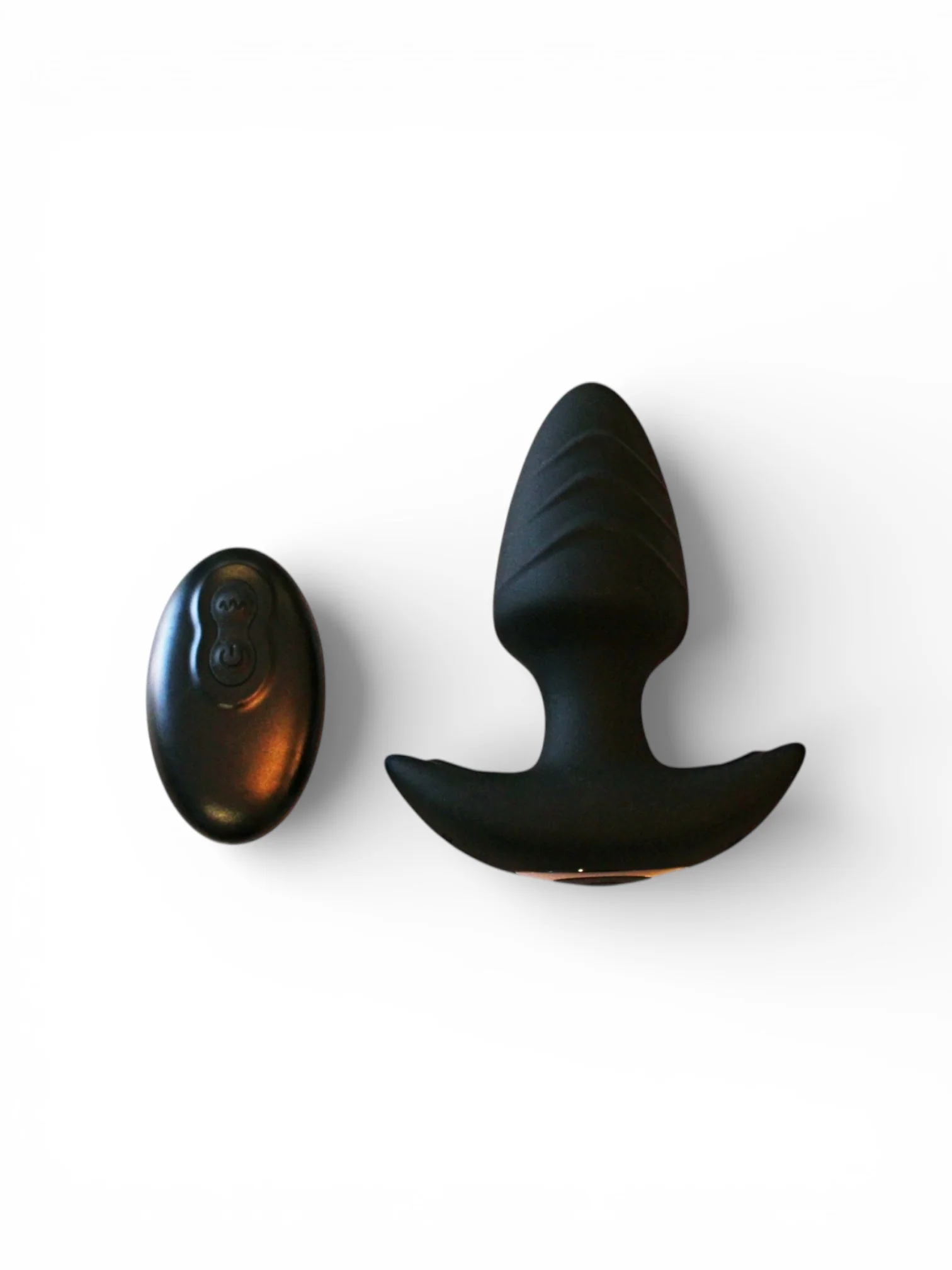 Britannia - The Thrusting and Rotating Anal Plug