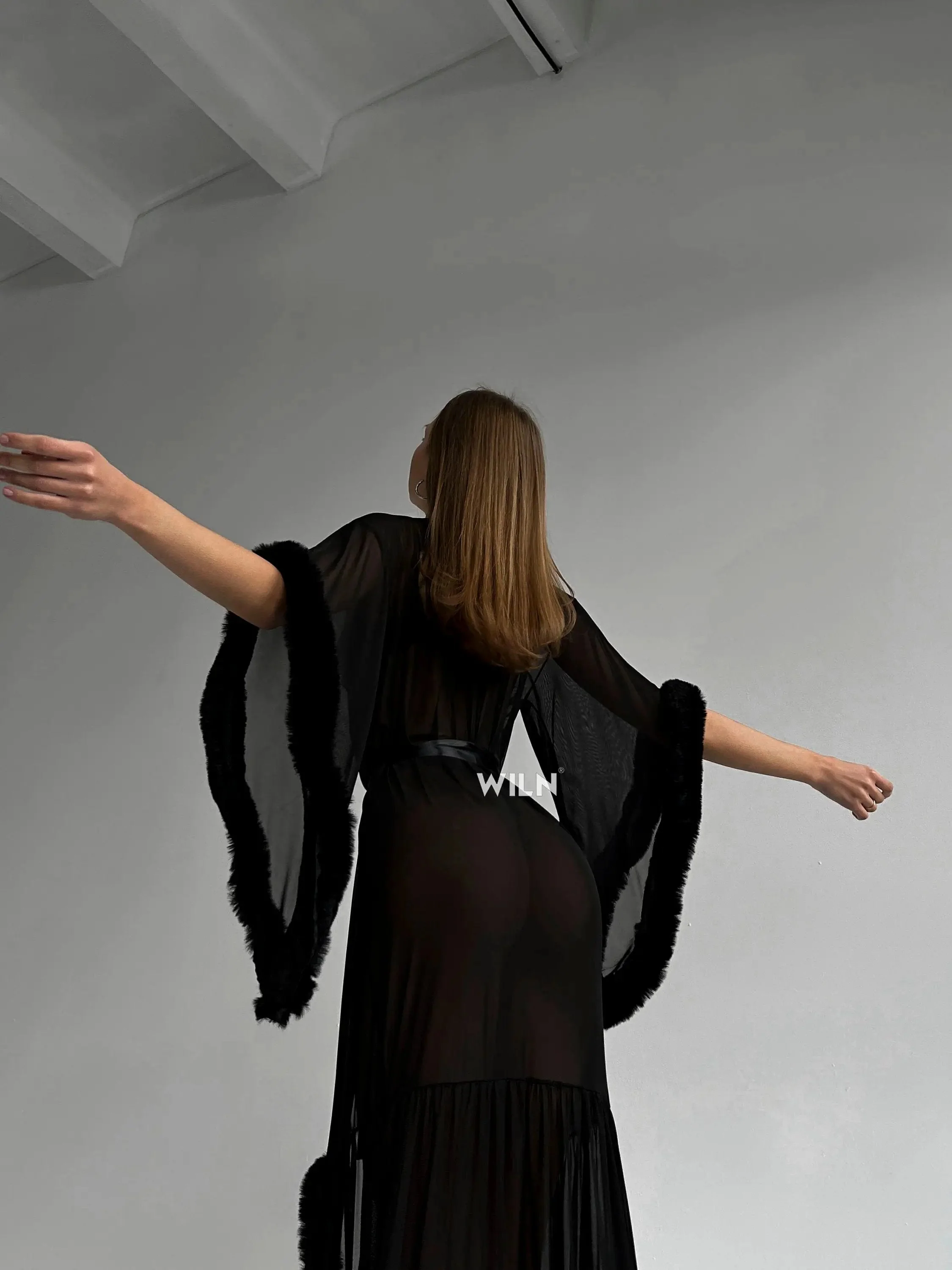 BURLESQUE - Image 4
