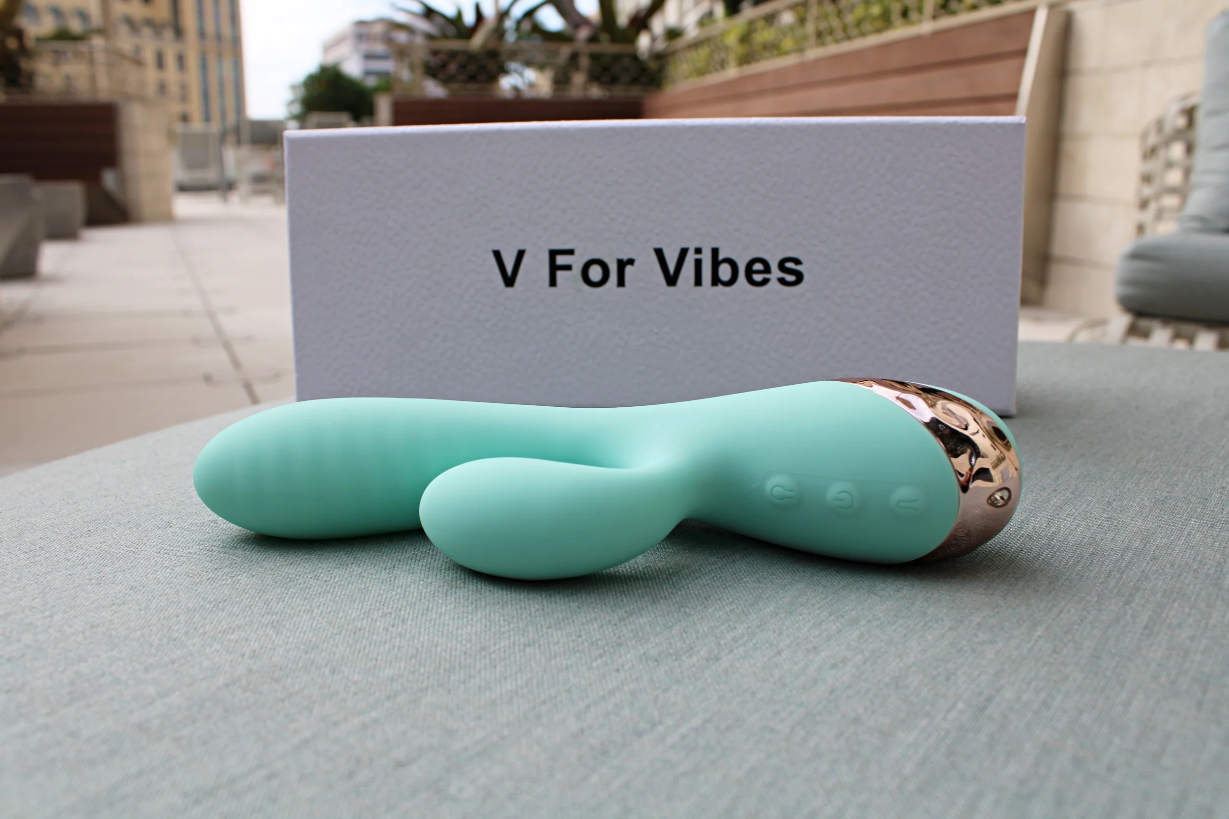 Carna - The Inflatable Dildo Rabbit - Image 2