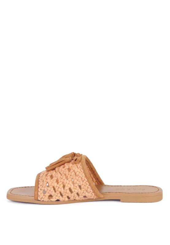 CEDAR HANDWOVEN NATURAL TASSEL FLATS - Image 4
