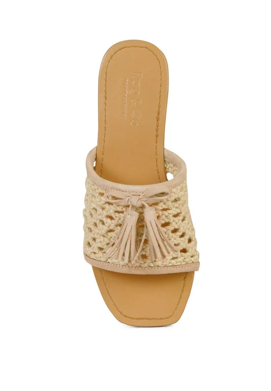 CEDAR HANDWOVEN NATURAL TASSEL FLATS - Image 9