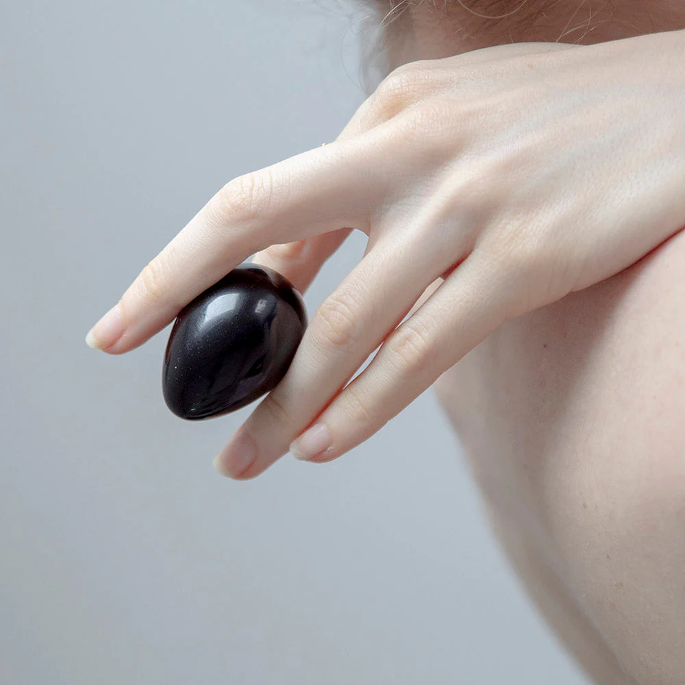 Chakrubs Xaga Yoni Egg Obsidian (drilled) - Image 4