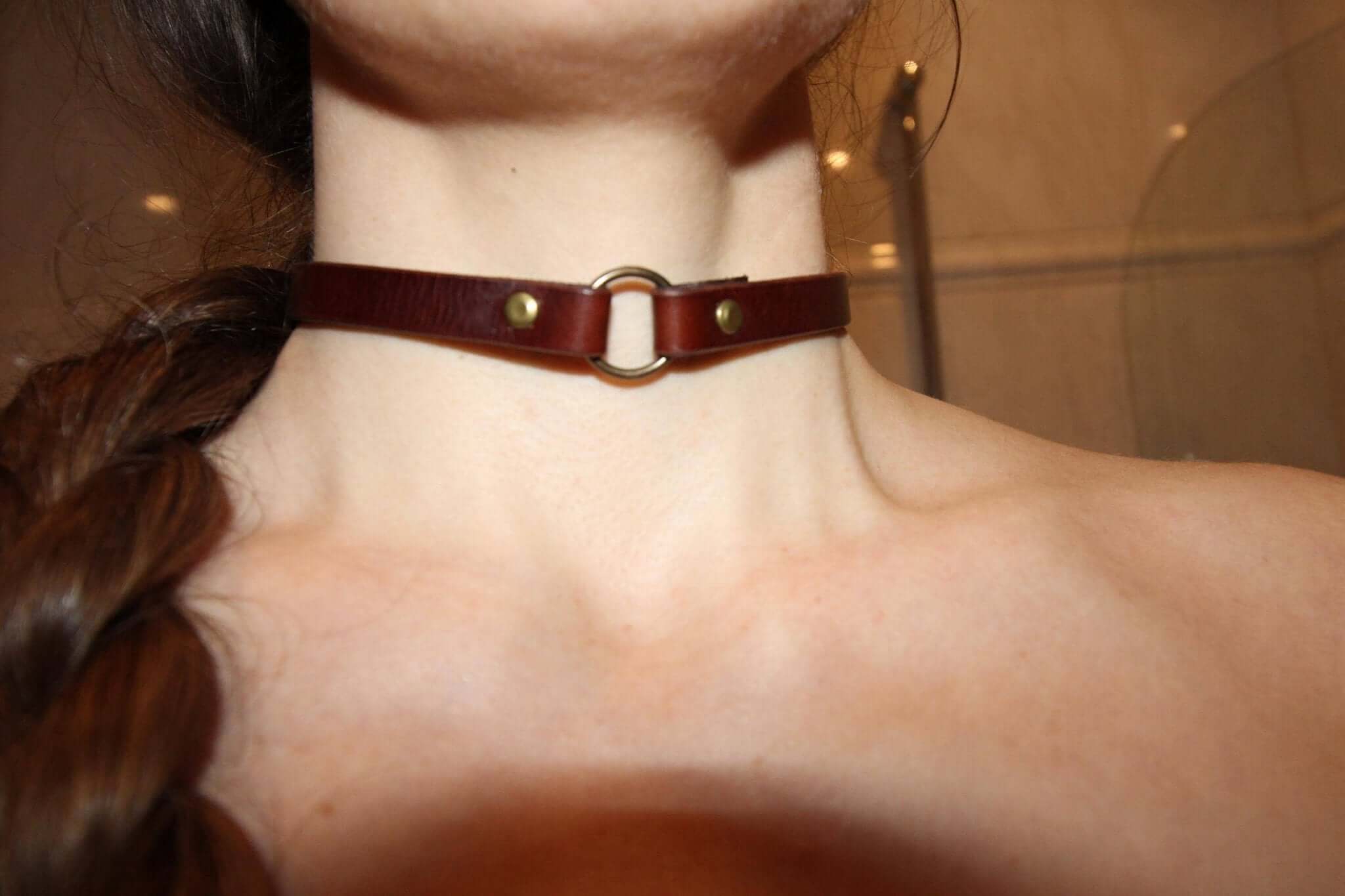 Classic Leather Choker - Gothic Bondage Collar for Alt Fashion - Image 2