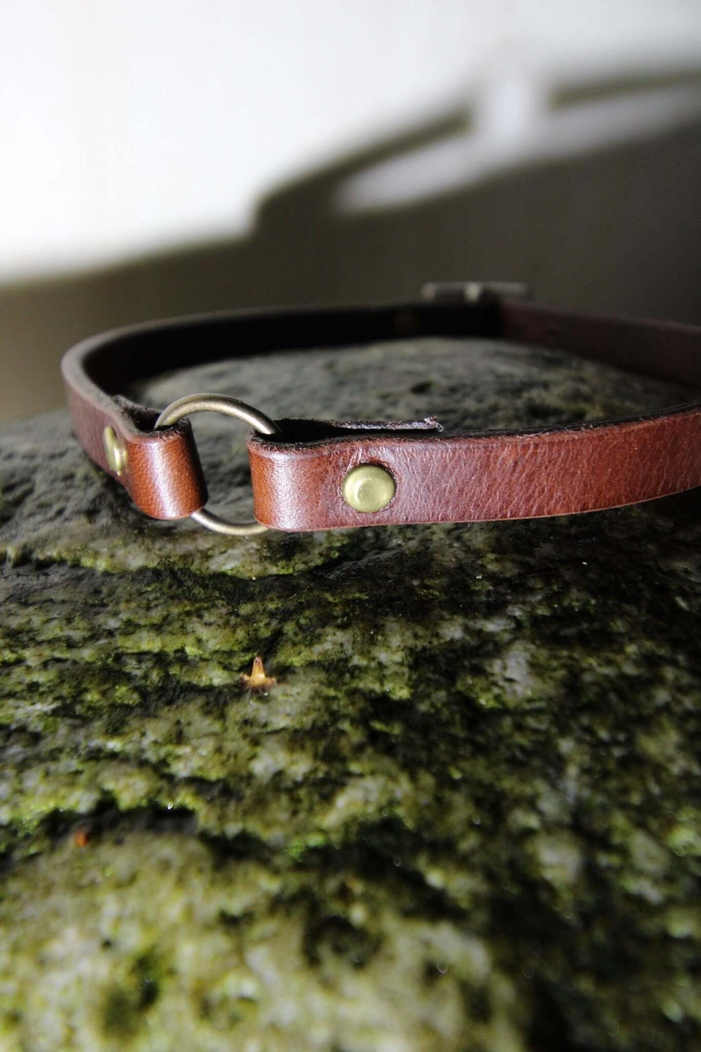 Classic Leather Choker - Gothic Bondage Collar for Alt Fashion - Image 4