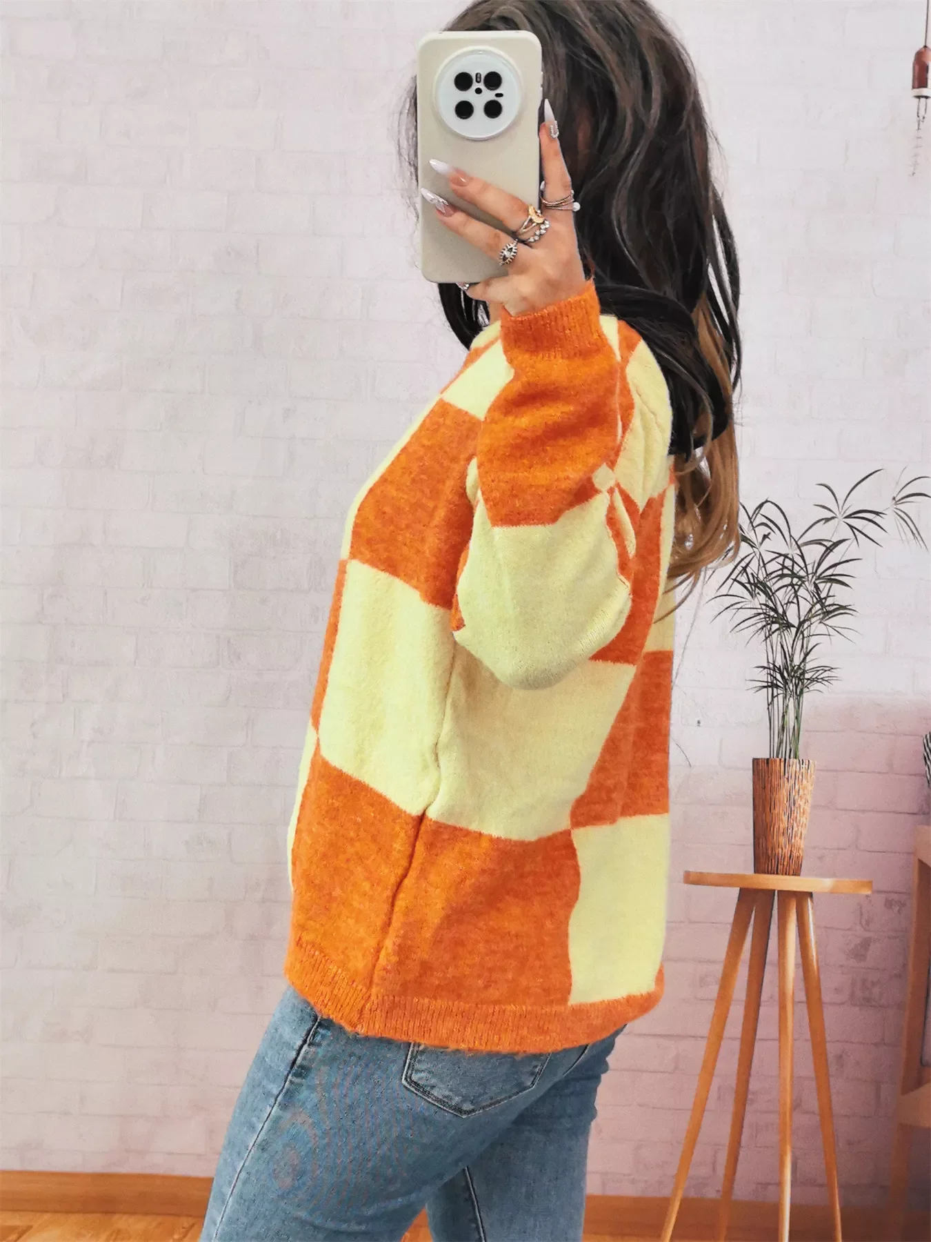 Color Block Round Neck Sweater - Image 15