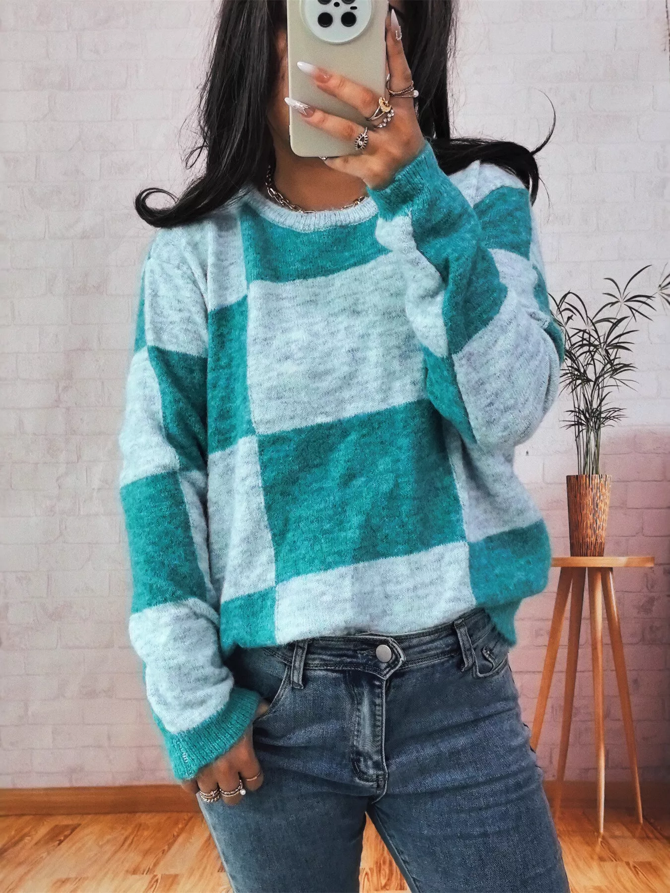 Color Block Round Neck Sweater - Image 6