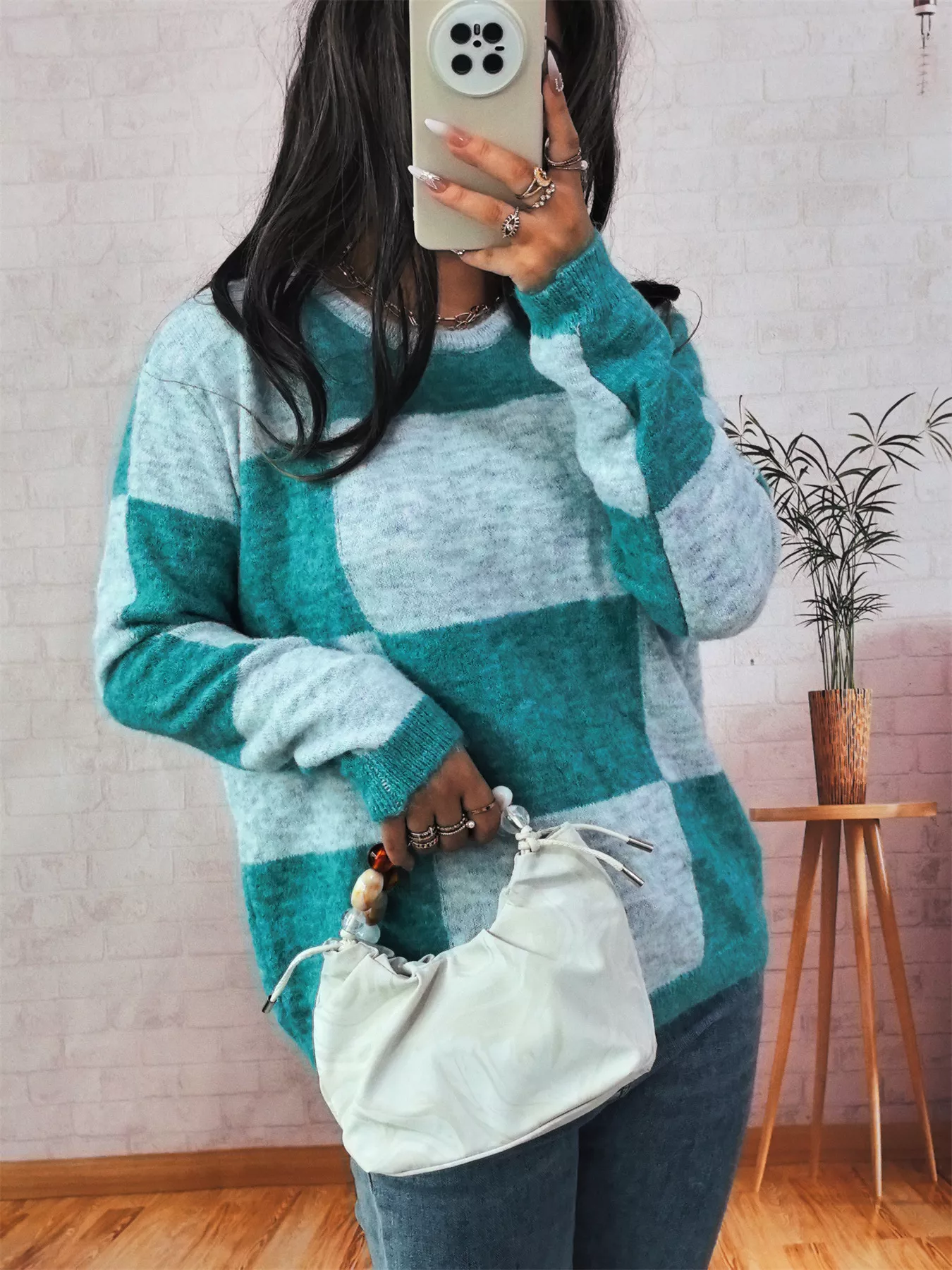 Color Block Round Neck Sweater - Image 8