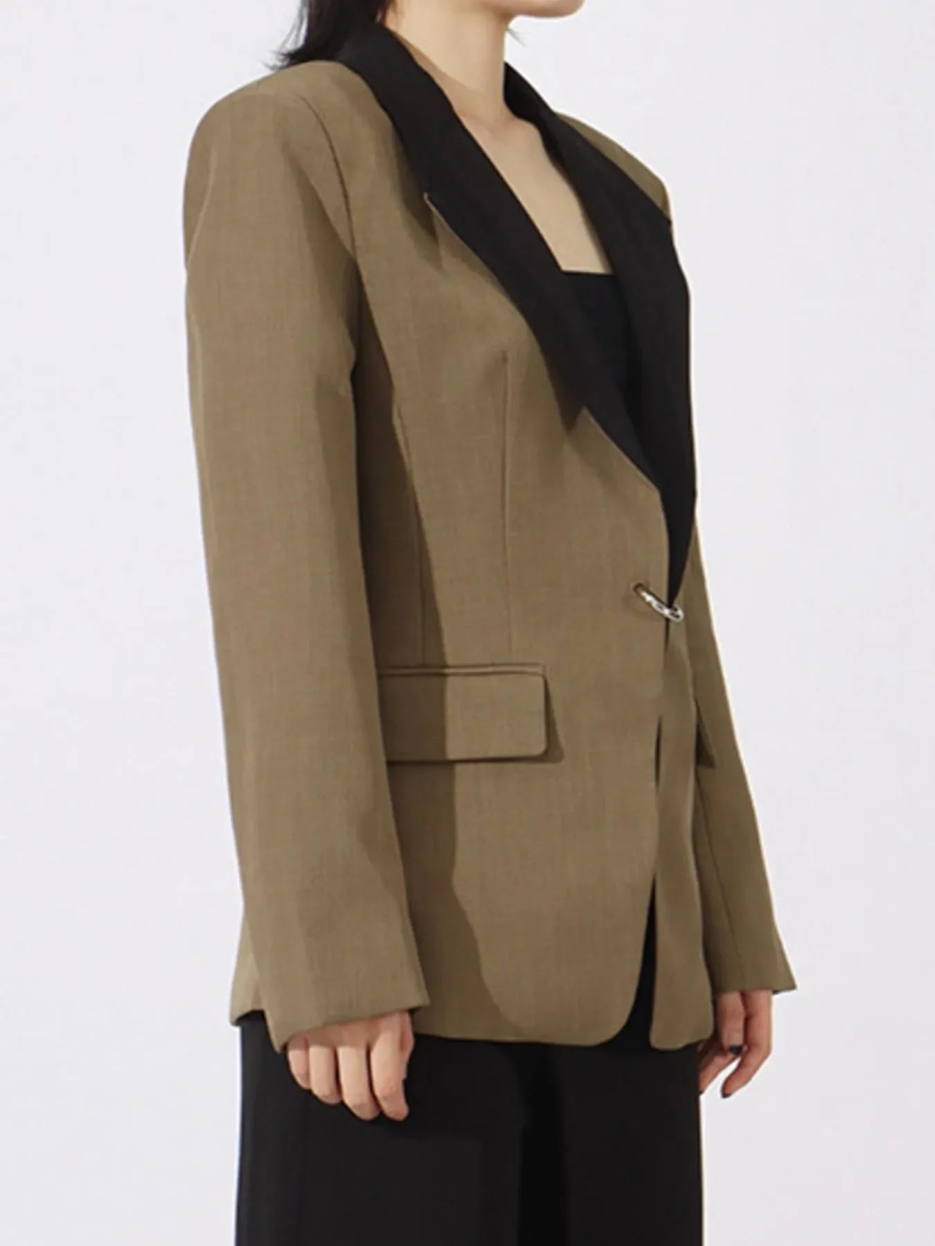 Contrast Lapel Collar Long Sleeve Blazer - Image 5