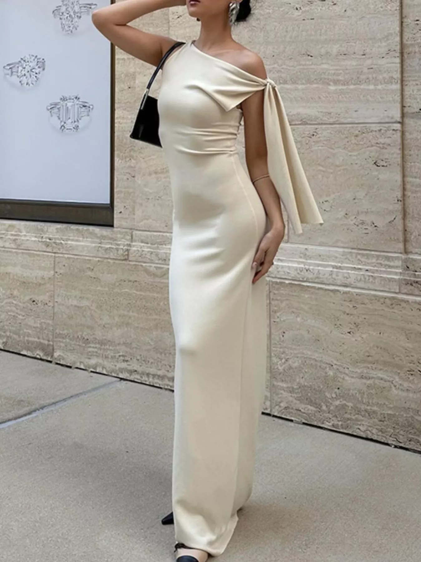 Elegant Sleeveless Tie-Shoulder Maxi Dress - Image 3