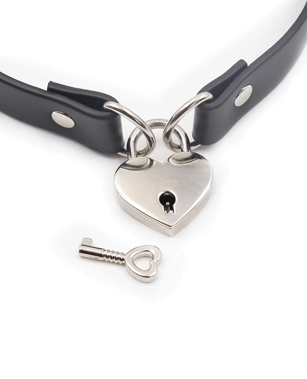 Plesur PVC Collar w/Heart Lock - Black - Image 3