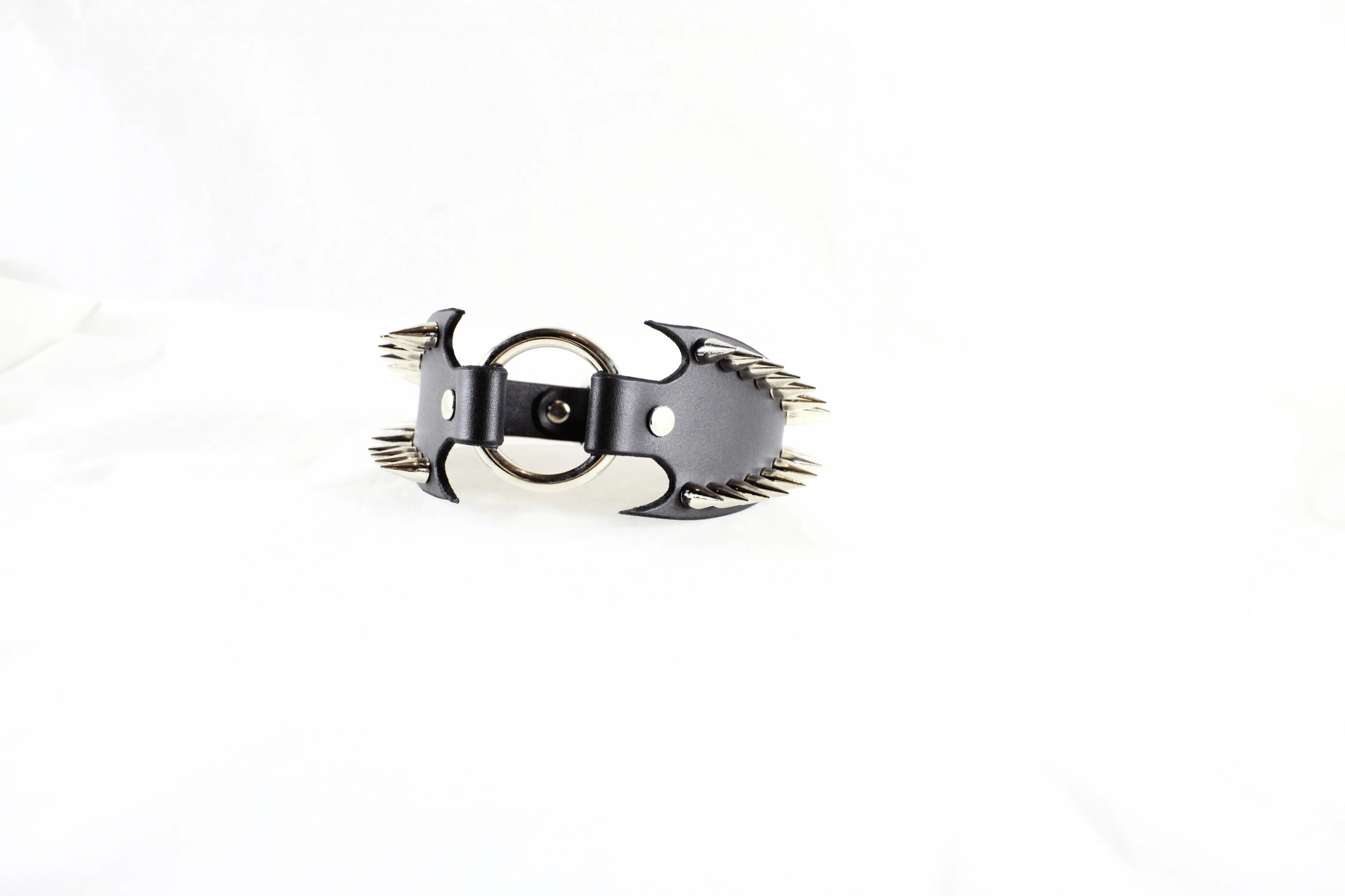 Leather Submissive Collar – Spiked BDSM Posture Piece - Image 3