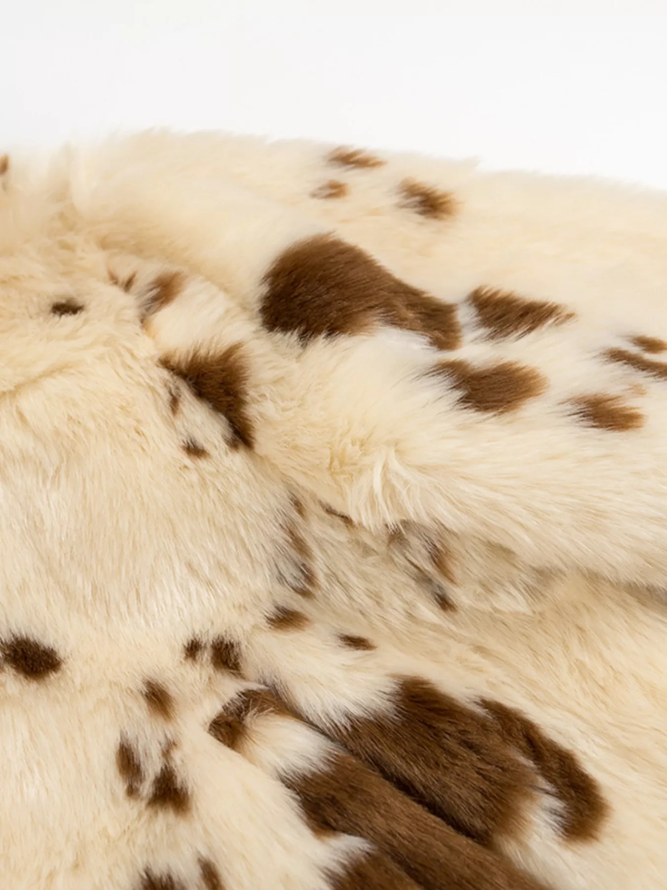 Faux Fur Zip Up Cropped Outerwear - Image 13