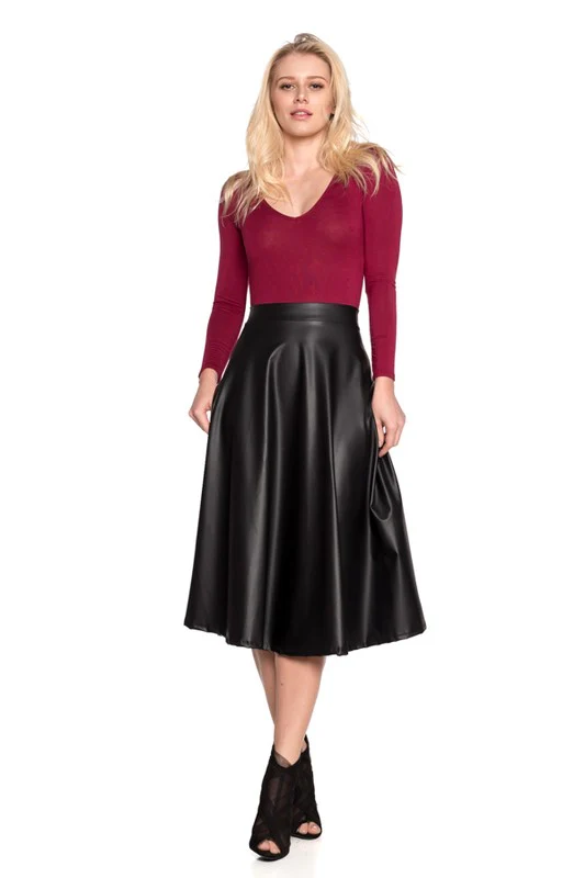 Faux leather flare skirts - Image 6