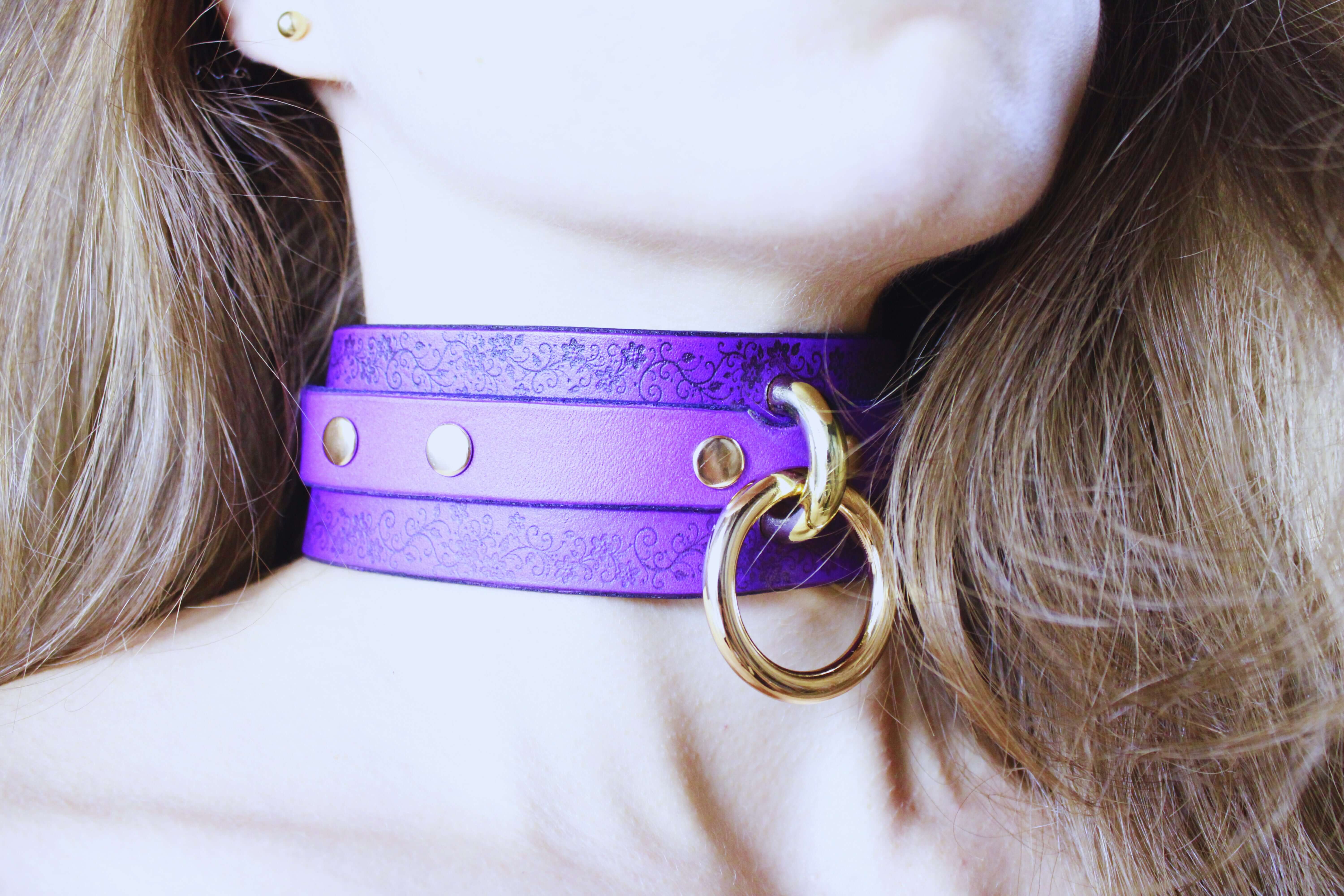 Floral Pattern Submissive Collar – Purple Leather Discreet Day Choker - Image 2