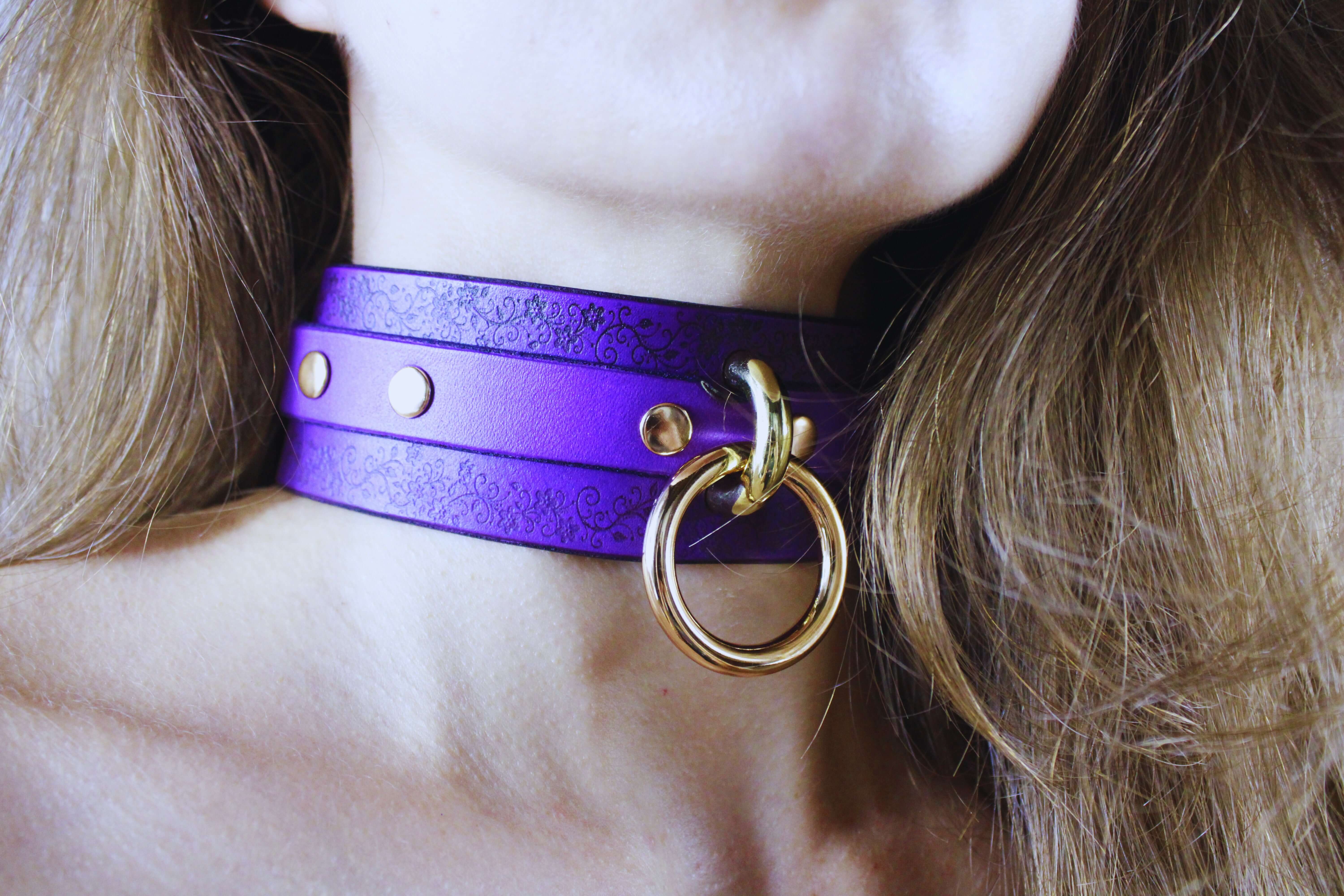 Floral Pattern Submissive Collar – Purple Leather Discreet Day Choker - Image 5