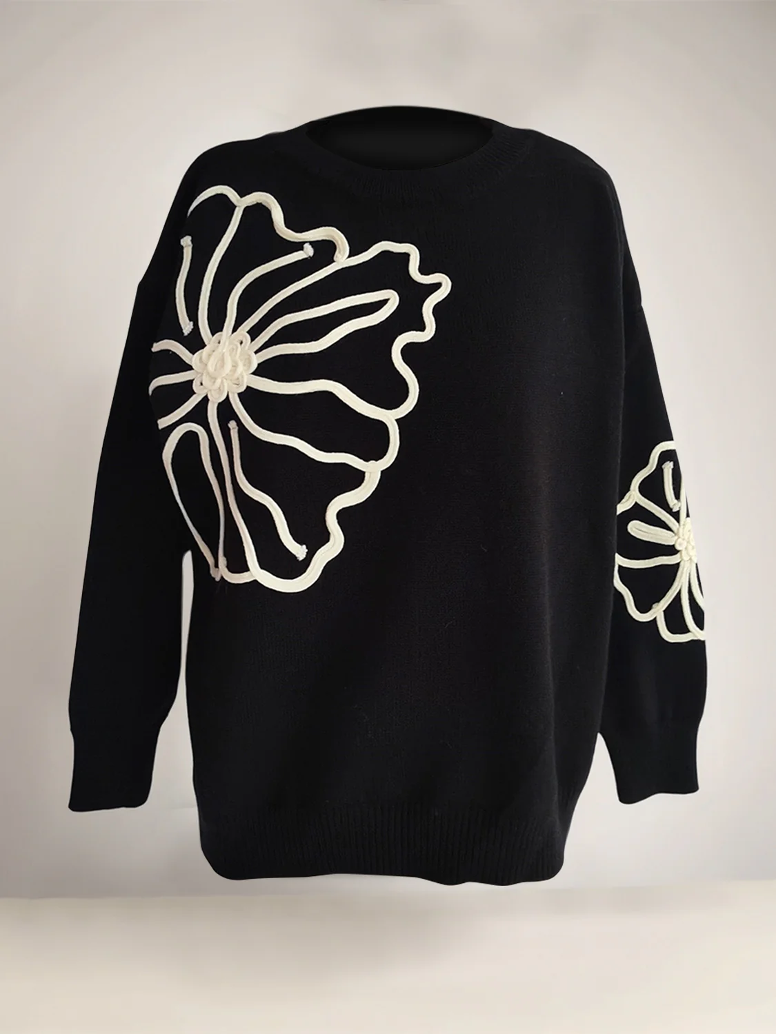 Flower Round Neck Long Sleeve Sweater - Image 14