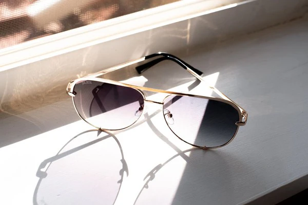 Gray Gold High Quality Unisex Aviators - Image 3