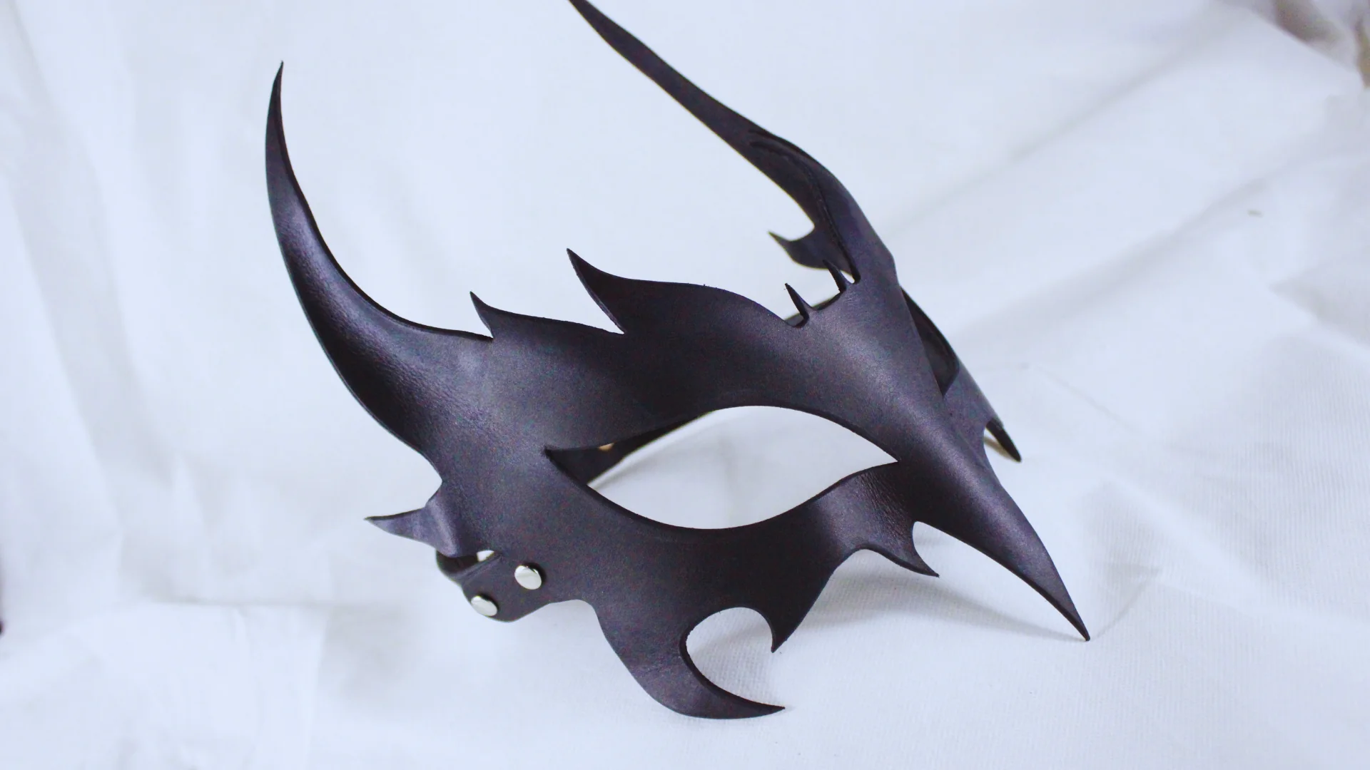 Horned Leather Ritual Mask For Gothic Power Play And Identity Transformation - Image 5