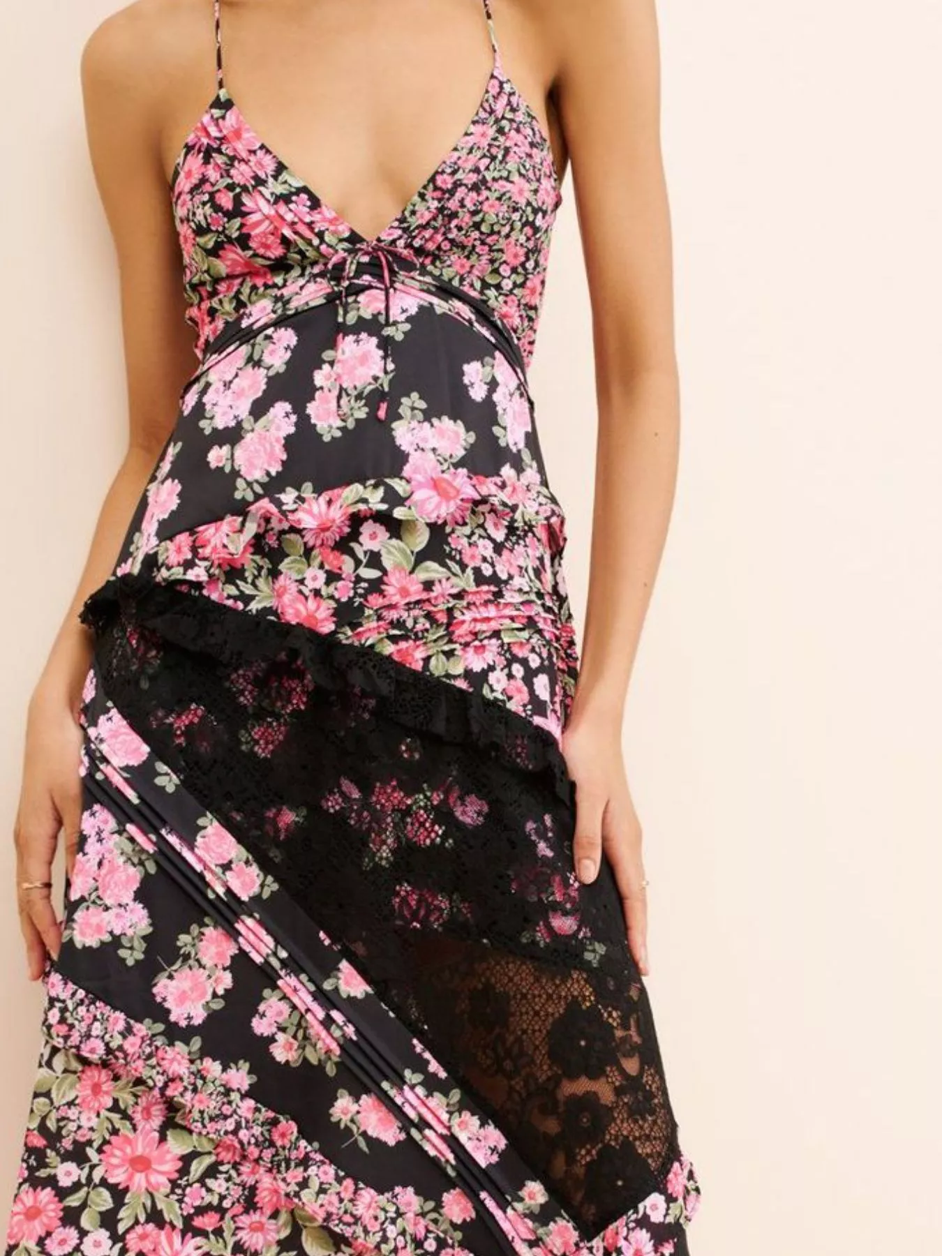 Lace Detail Ruffled Floral V-Neck Maxi Dress - Image 11