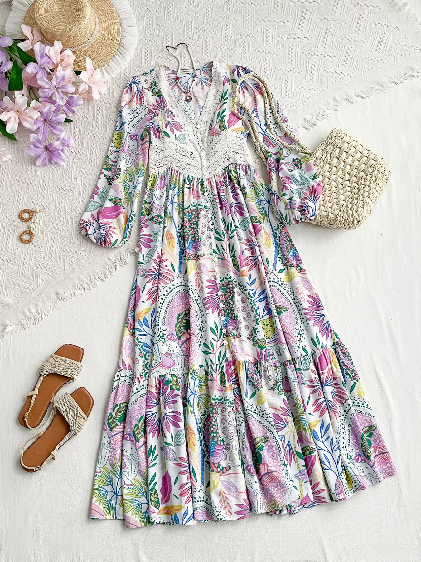 Lace Detail V-Neck Balloon Sleeve Dress - Image 4