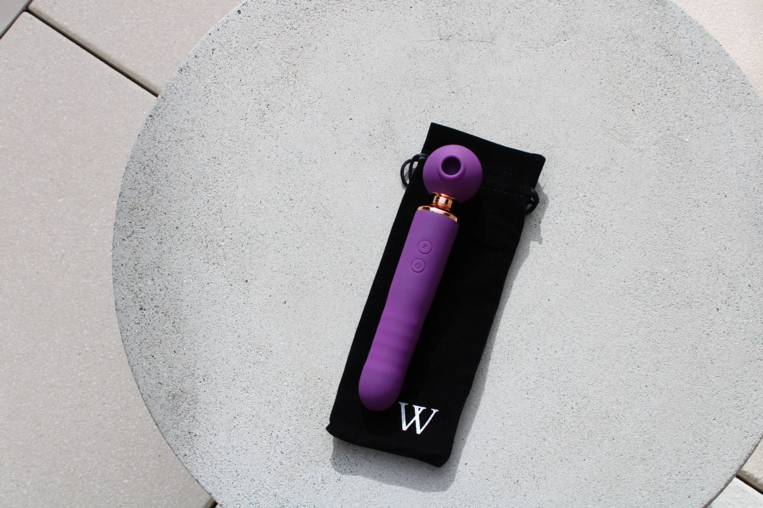 Laetitia - The Ultimate Vibrating Wand - Image 3