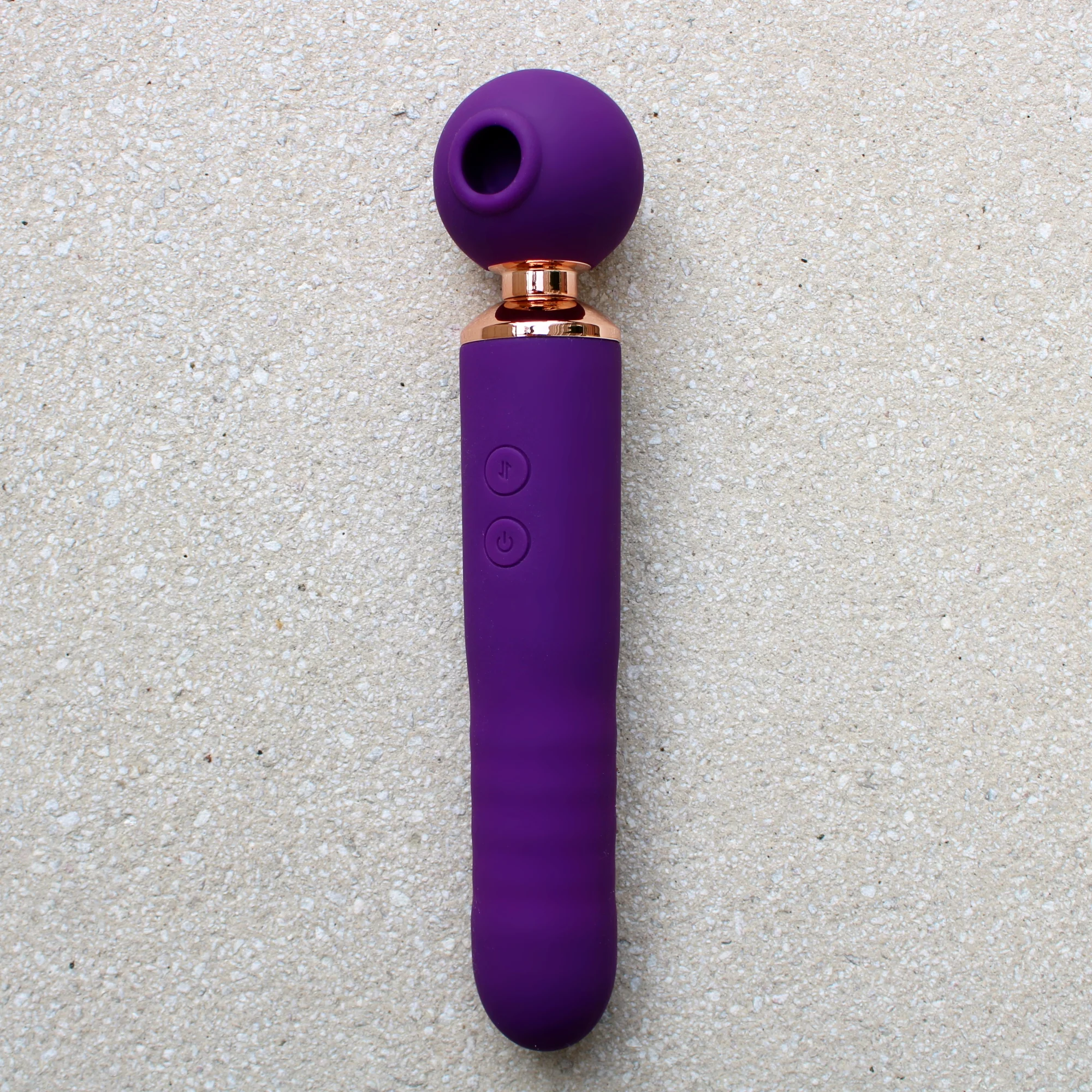 Laetitia - The Ultimate Vibrating Wand - Image 4