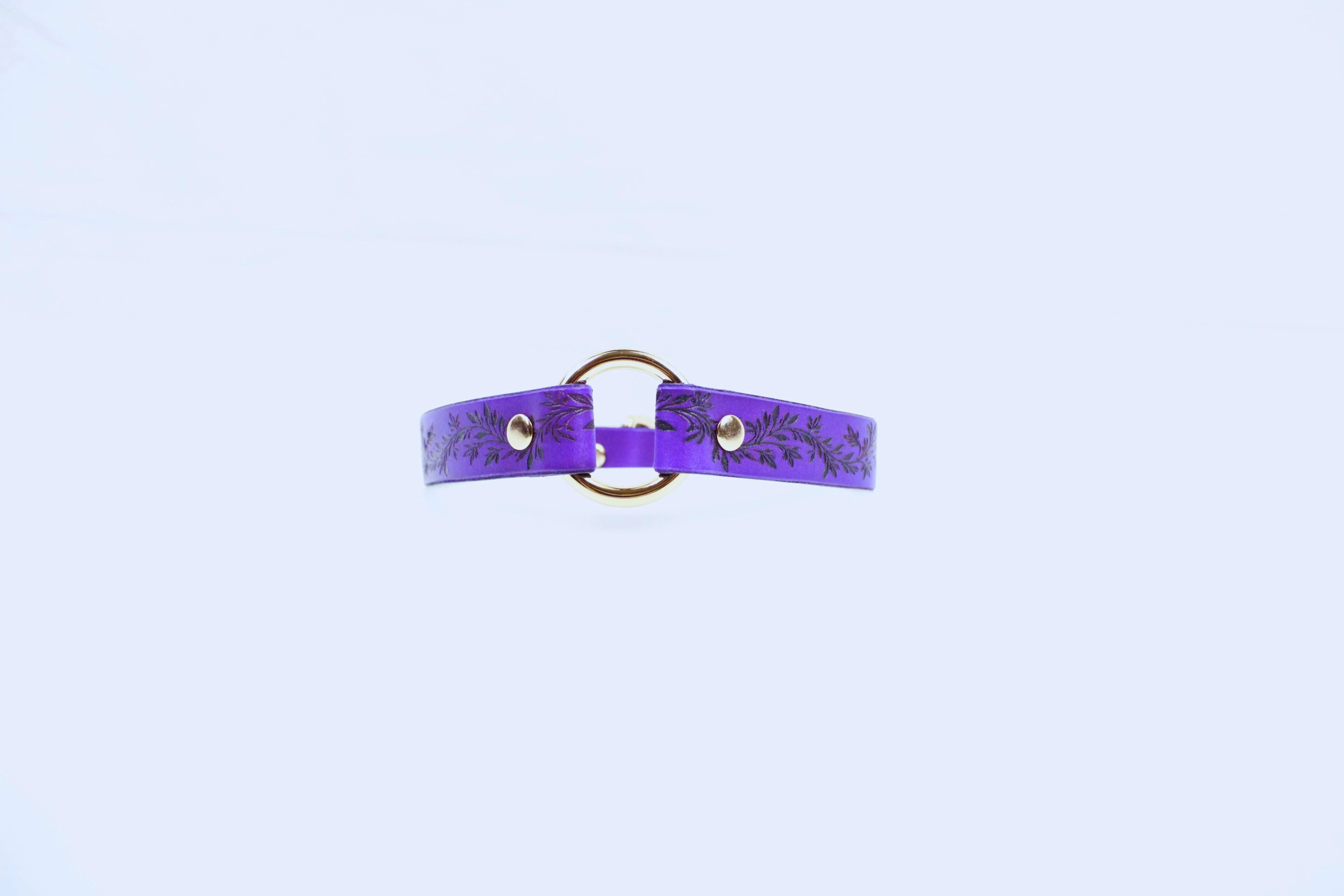 Leaf Pattern Submissive Day Collar – Purple Leather Discreet Jewelry - Image 4
