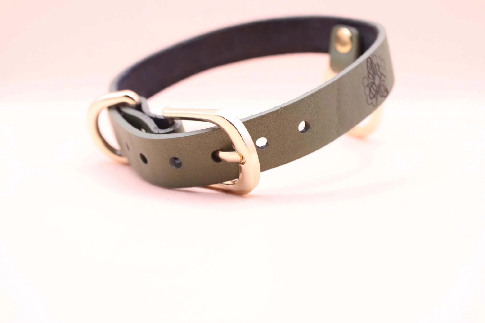 Leather Choker Bee Pattern BDSM - Discreet Bondage Jewelry - Image 5